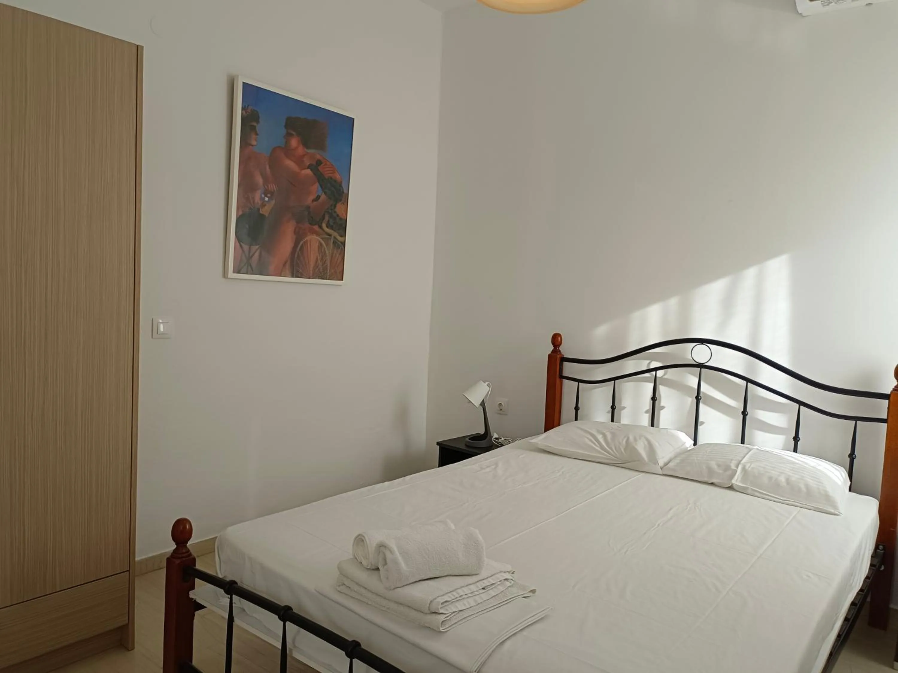 Bedroom, Bed in Albatross Apartments