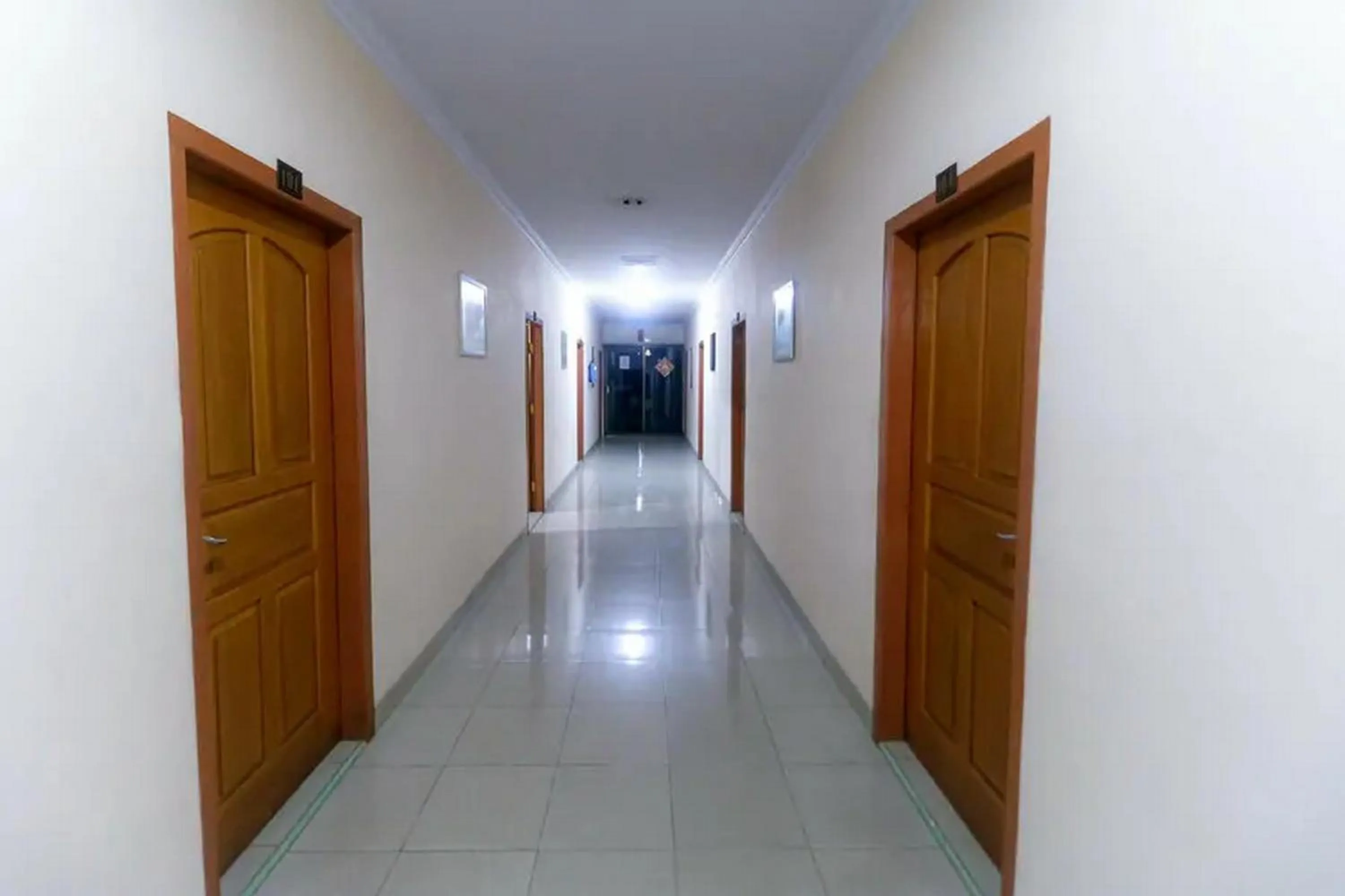 Floor plan in RedDoorz Plus near WTC Batanghari Mall