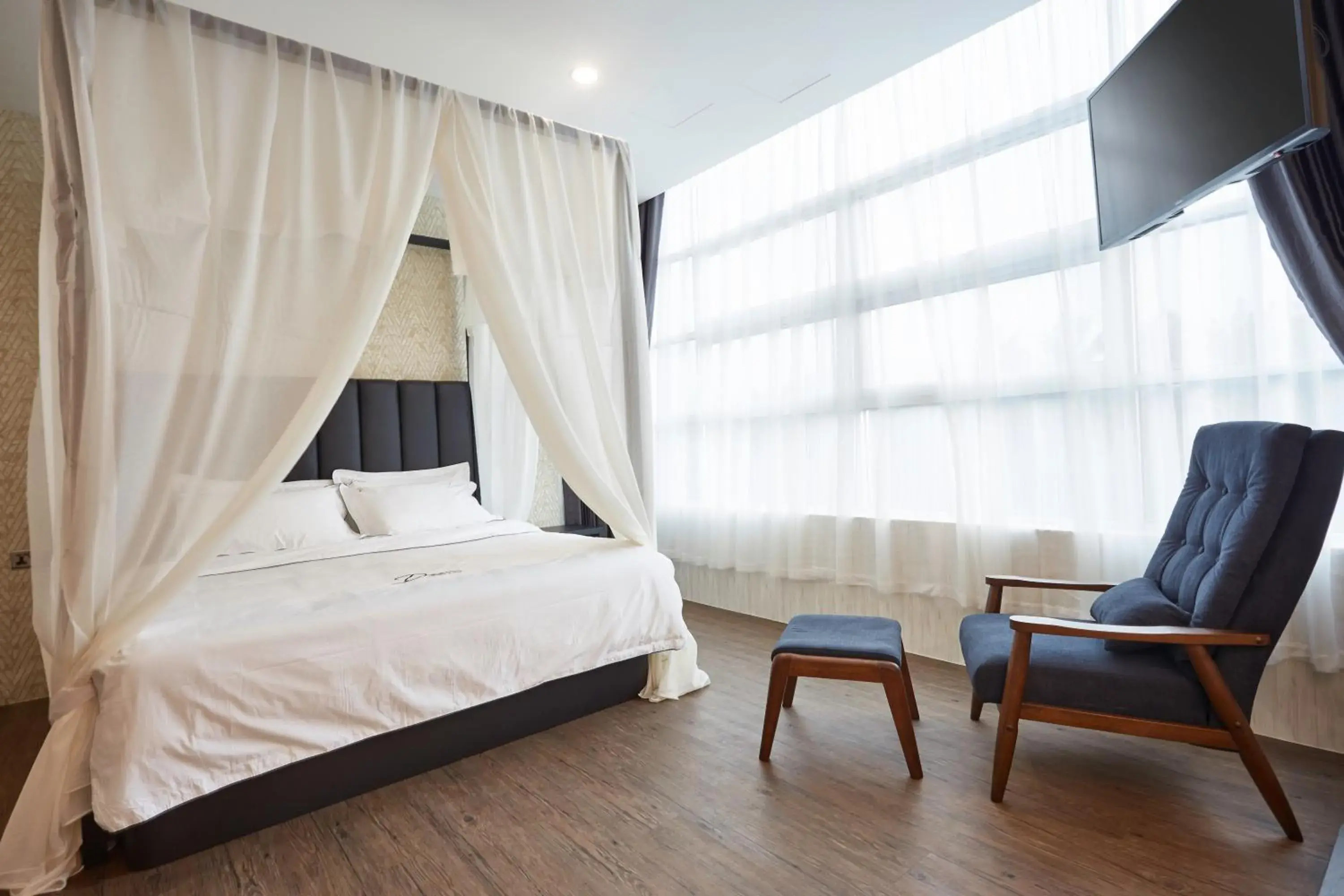 Queen Room with Spa Bath in DREAM LUXURY HOTEL Queen Room with Spa Bath in DREAM LUXURY HOTEL