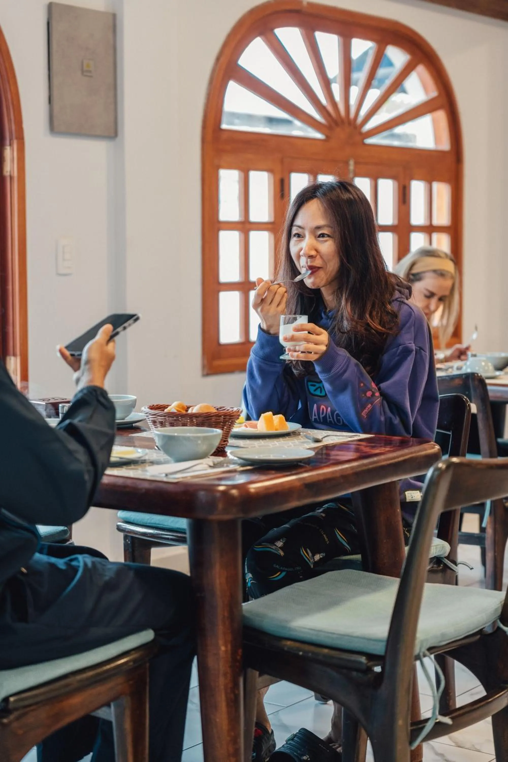 People in Hotel Santa Fe