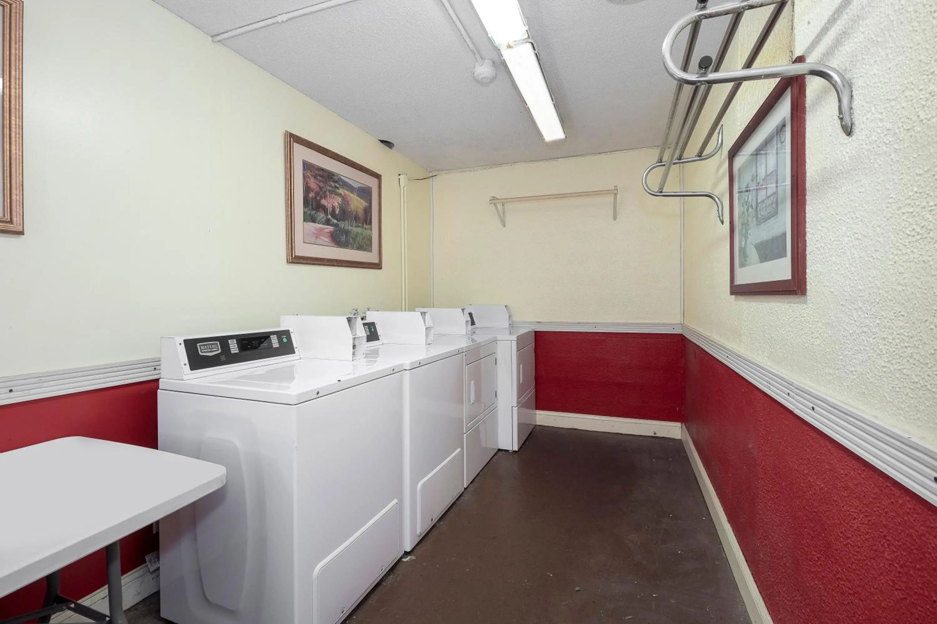 laundry in Red Roof Inn Murray