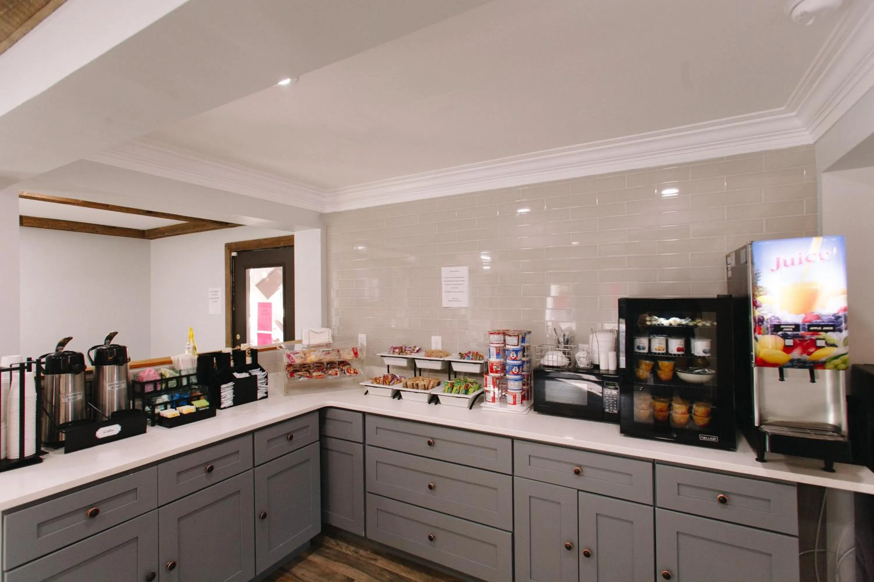 Food and drinks in Riverbend Motel & Cabins