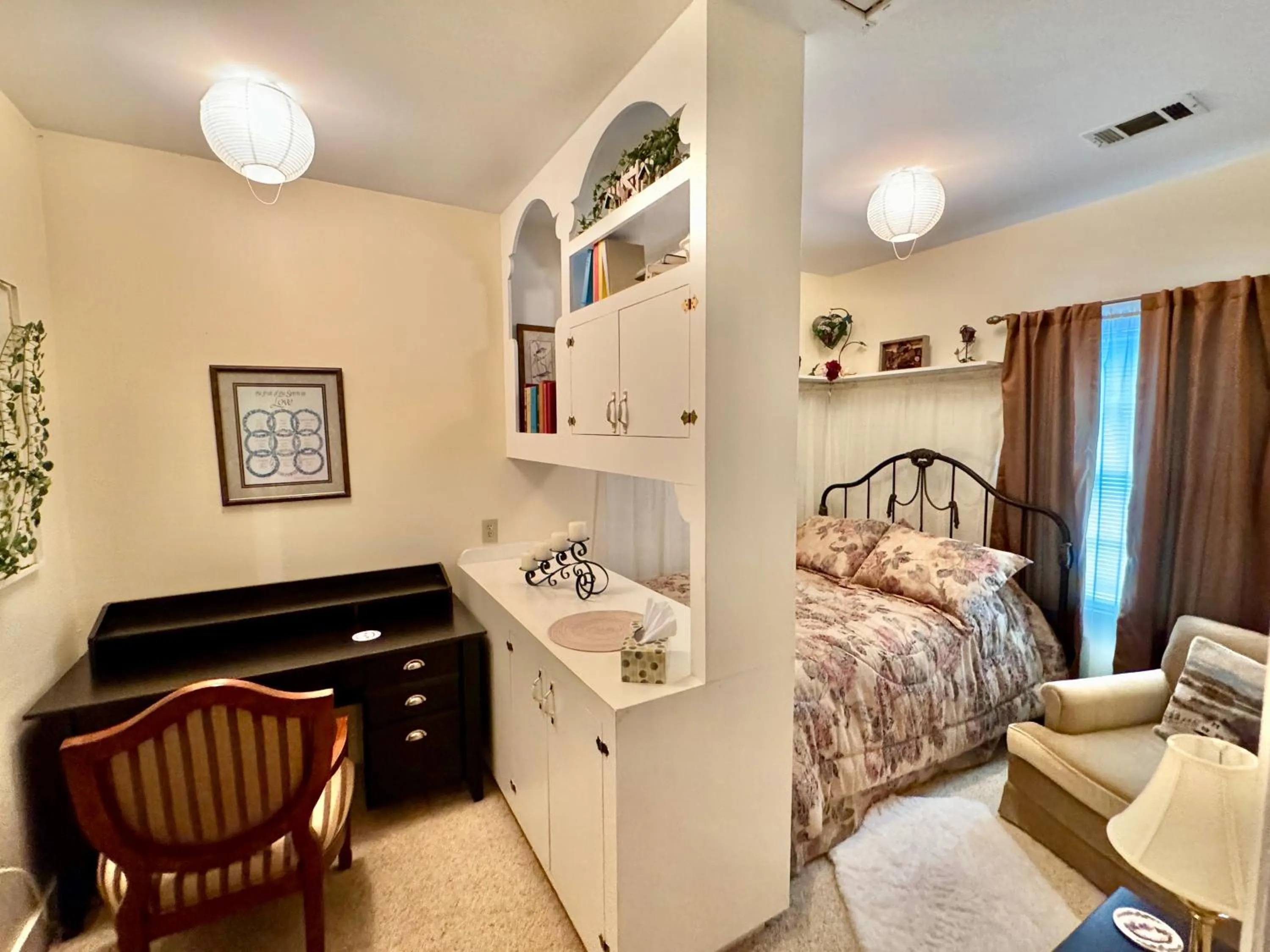 Bedroom, Bed in Riverbend Motel & Cabins