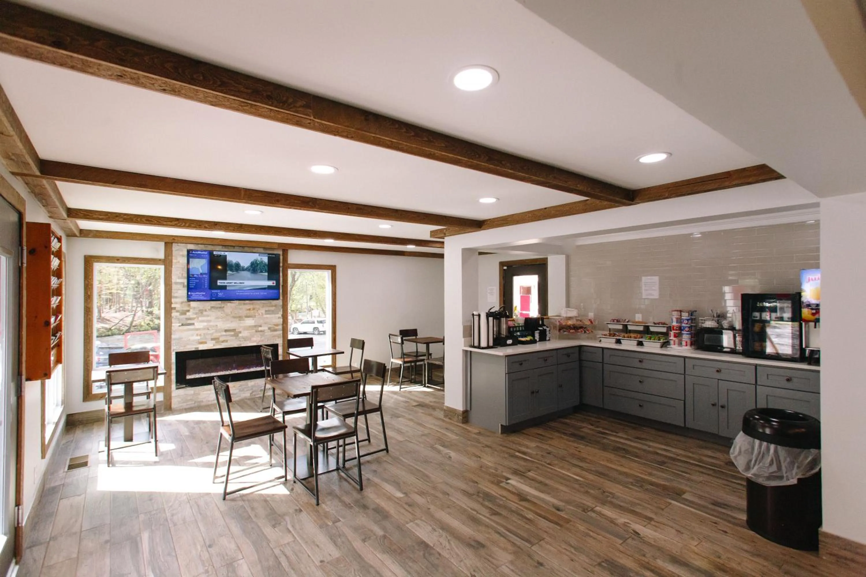 Coffee/tea facilities in Riverbend Motel & Cabins