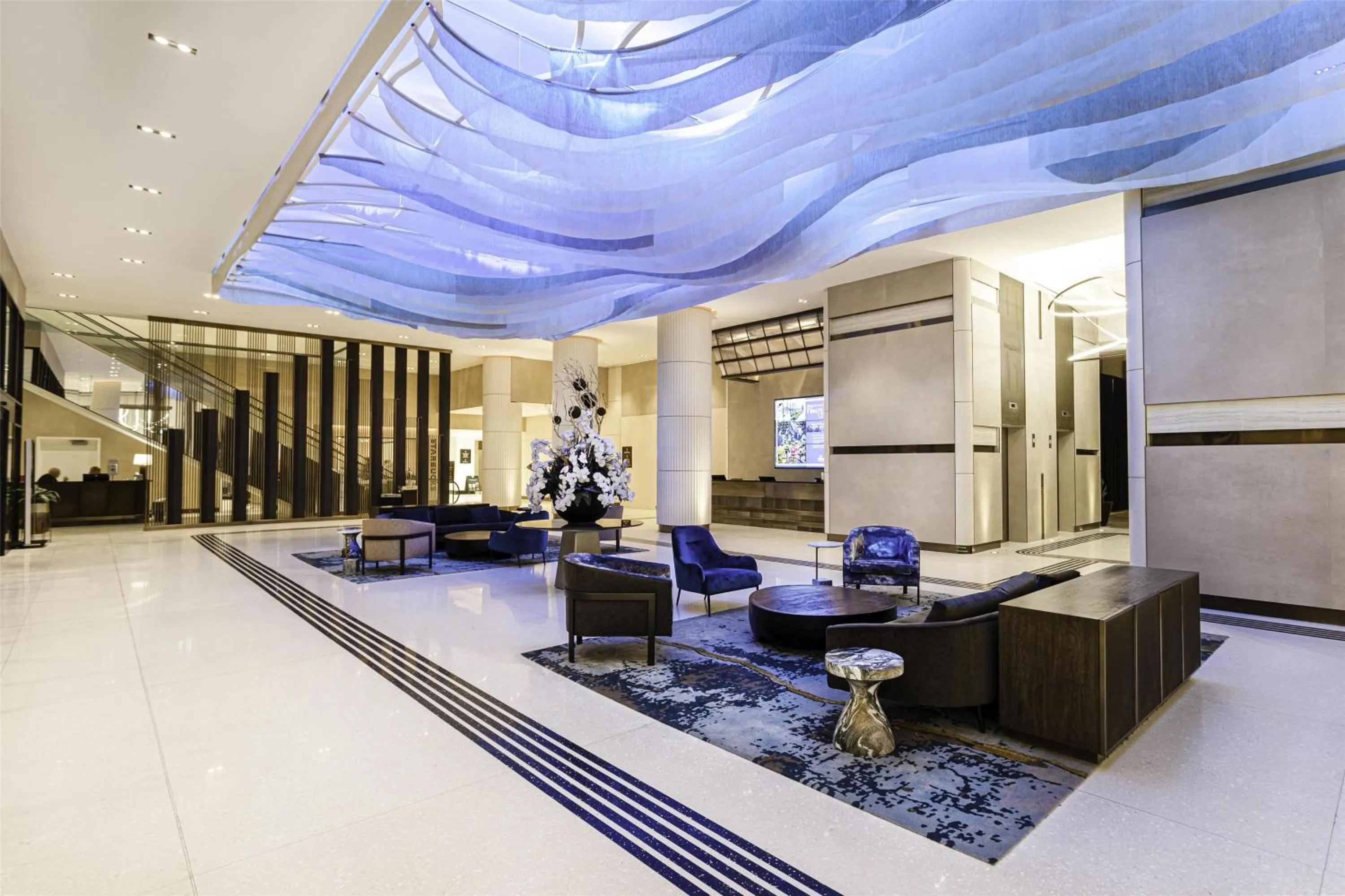 Lobby or reception in Hilton Niagara Falls/ Fallsview Hotel and Suites