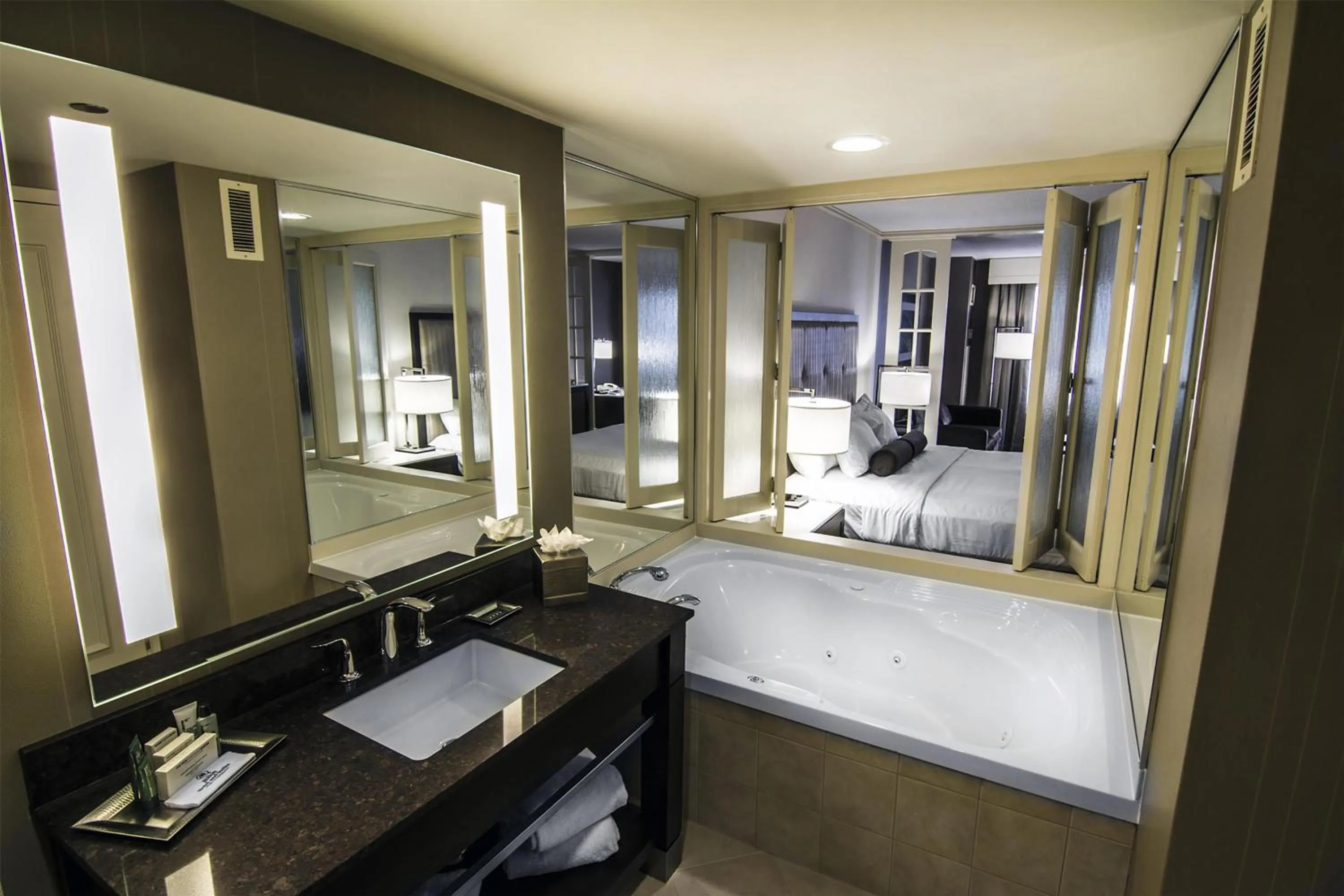 Bed in Hilton Niagara Falls/ Fallsview Hotel and Suites