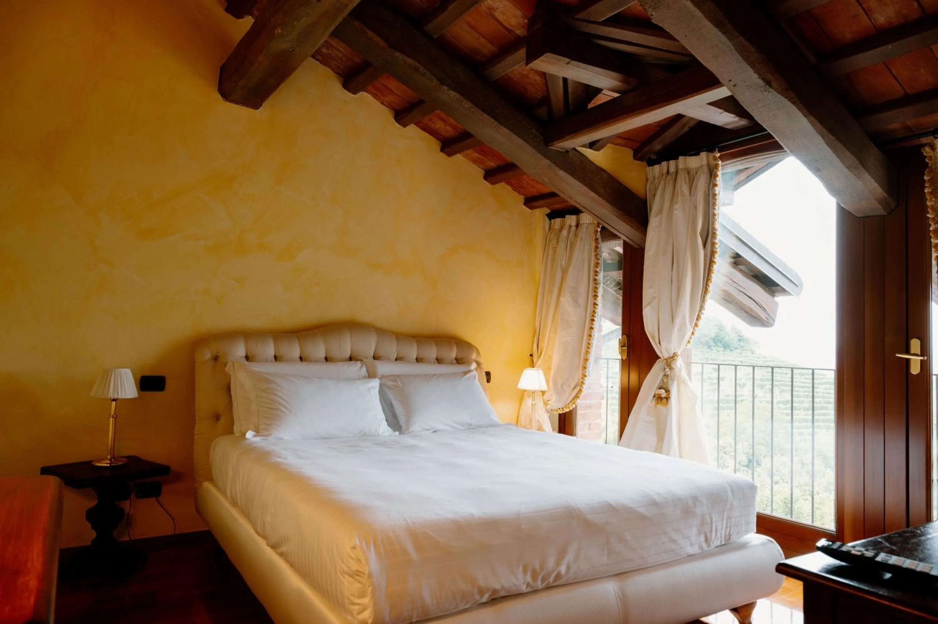 Bed in Hotel Casa Pavesi