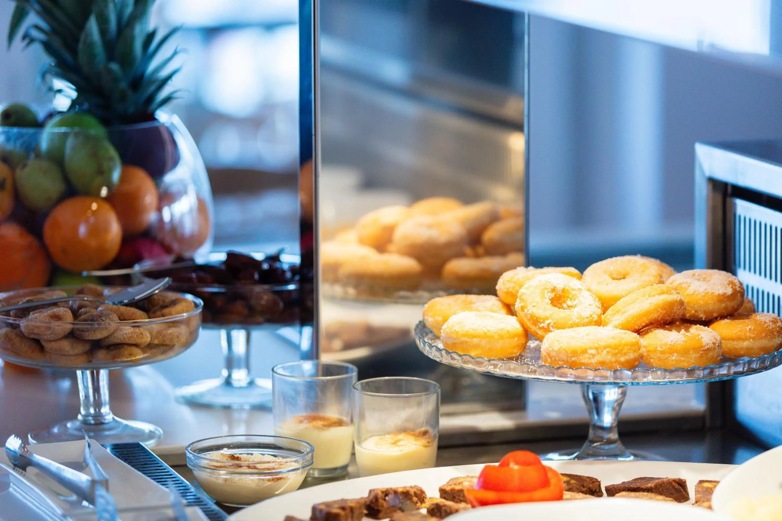 Breakfast in Golden Bay Boutique Hotel & Bungalows