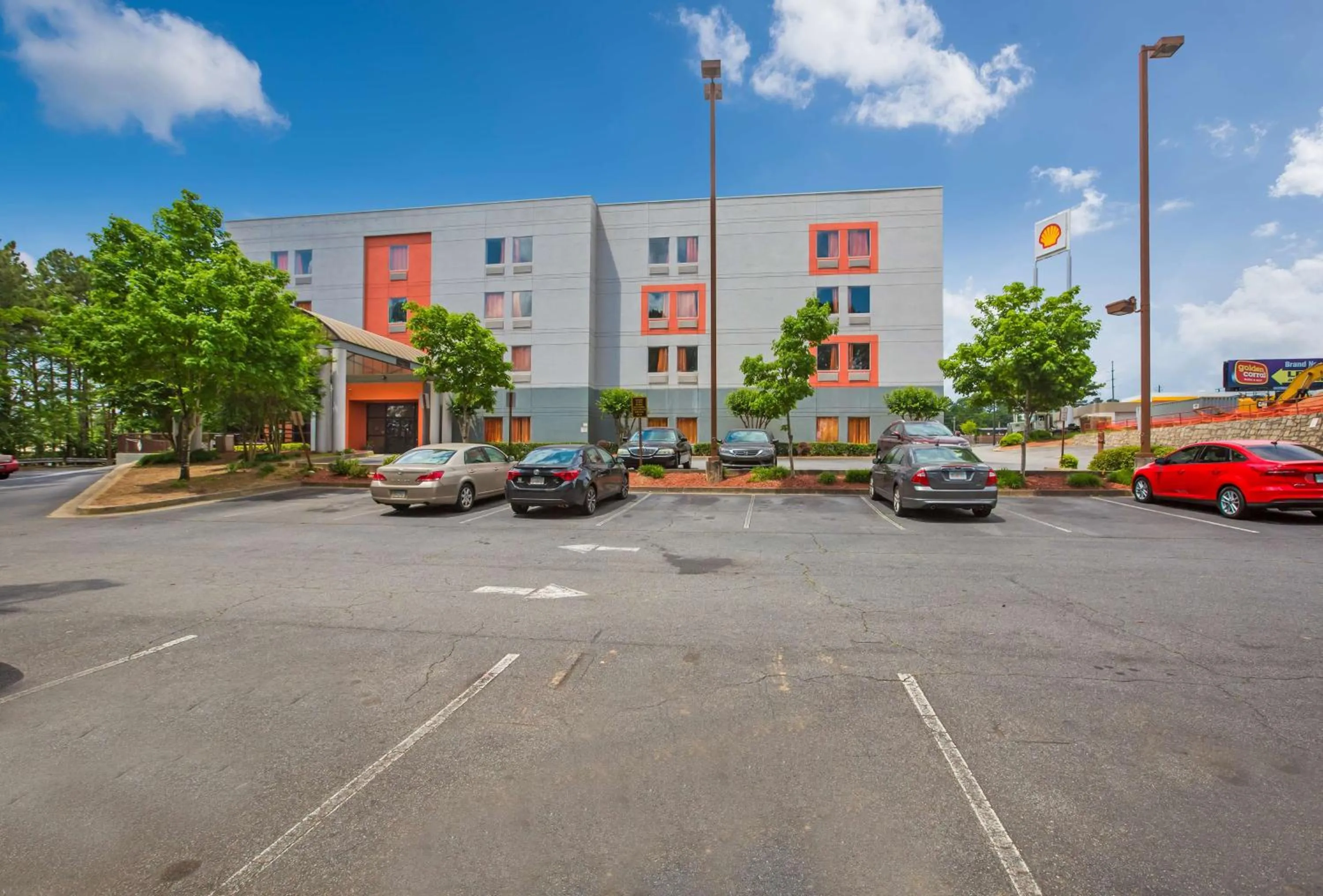 Property building in Budgetel Inns & Suites - Atlanta Galleria Stadium
