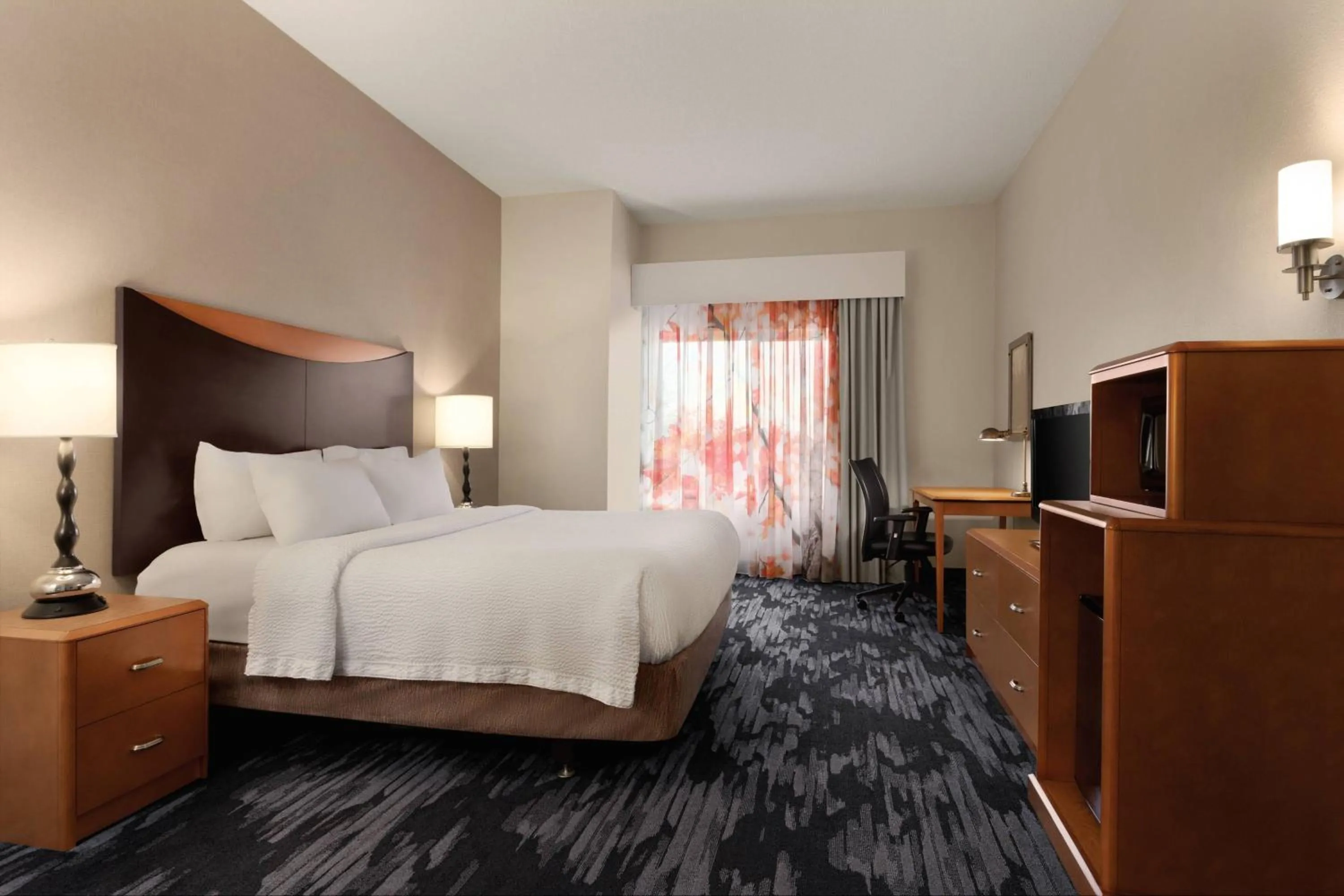 Photo of the whole room, Bed in Fairfield Inn & Suites by Marriott Tupelo