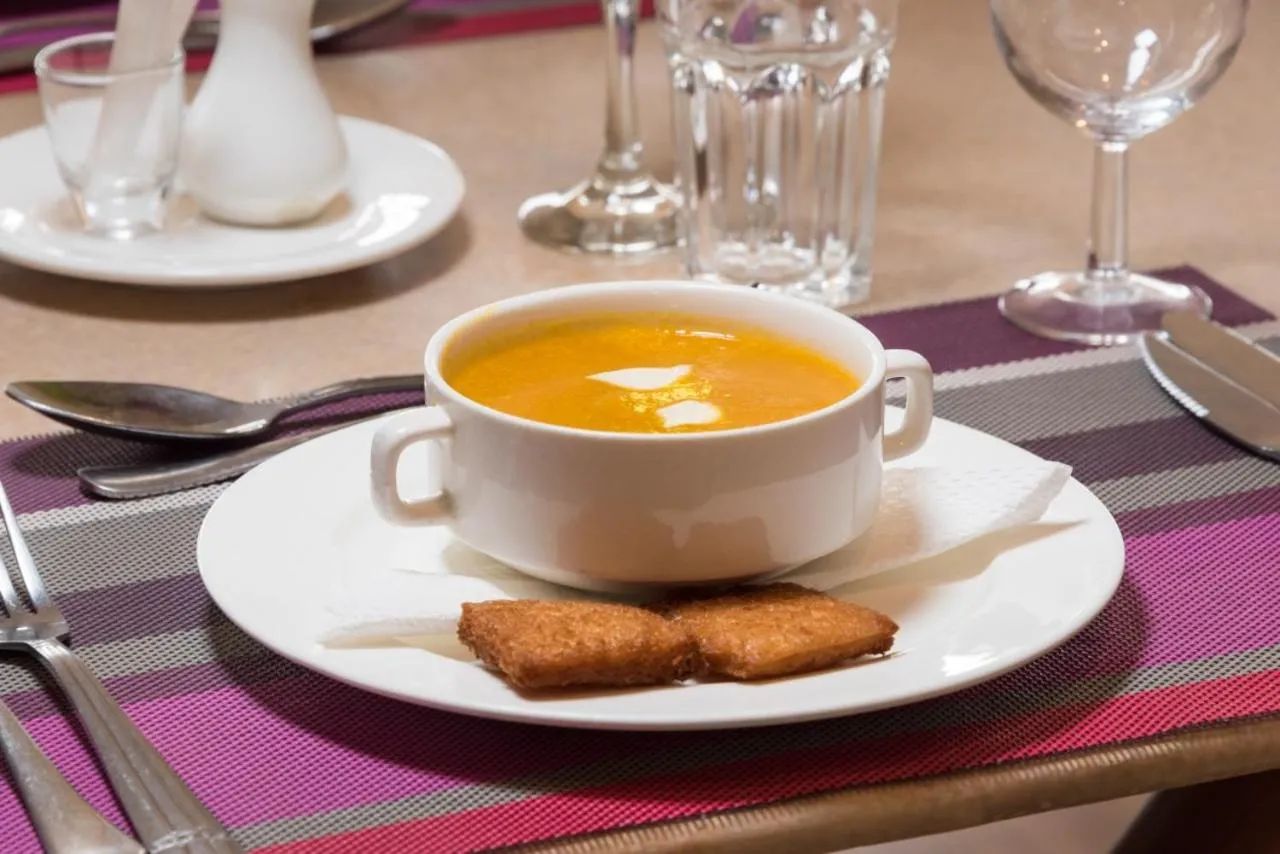 Restaurant/places to eat in Verona Hotel and Conference Center