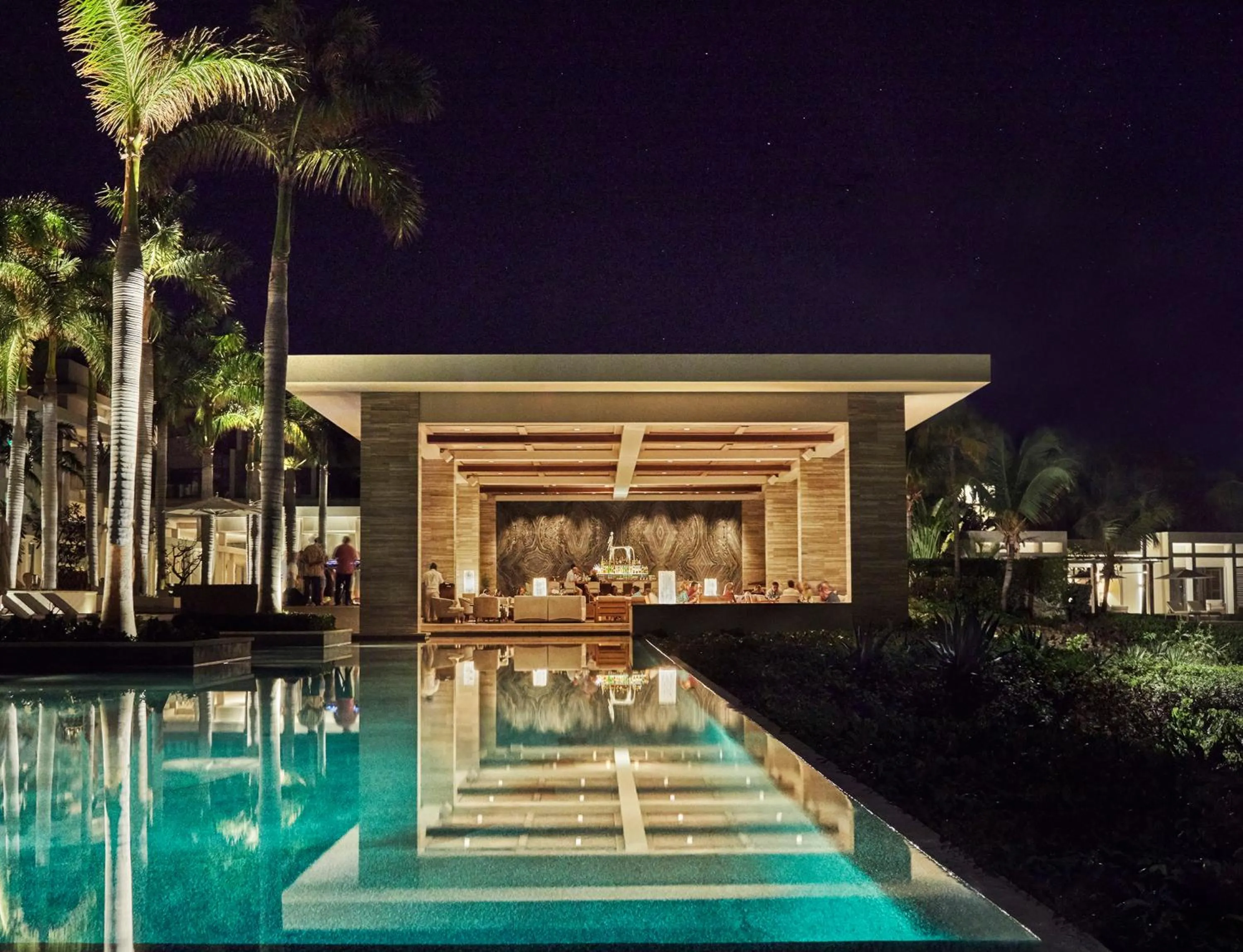 Lounge or bar in Four Seasons Resort and Residences Anguilla