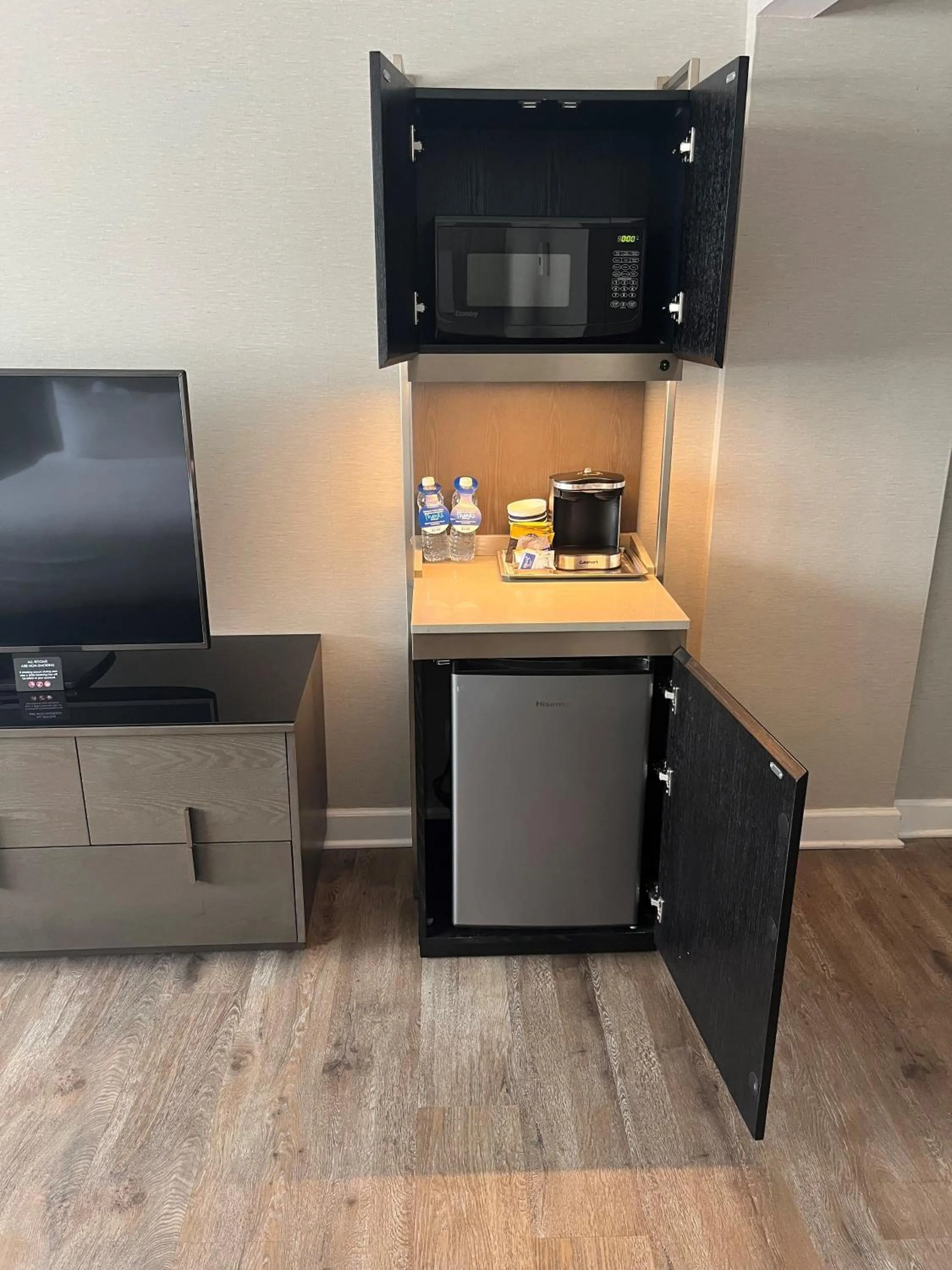 Bedroom in DoubleTree By Hilton Baltimore North Pikesville