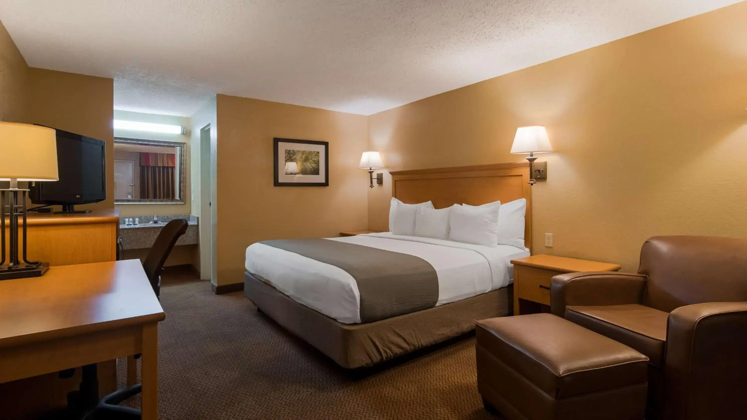 King Room - First Floor/Non-Smoking in SureStay Plus by Best Western Covington King Room - First Floor/Non-Smoking in SureStay Plus by Best Western Covington