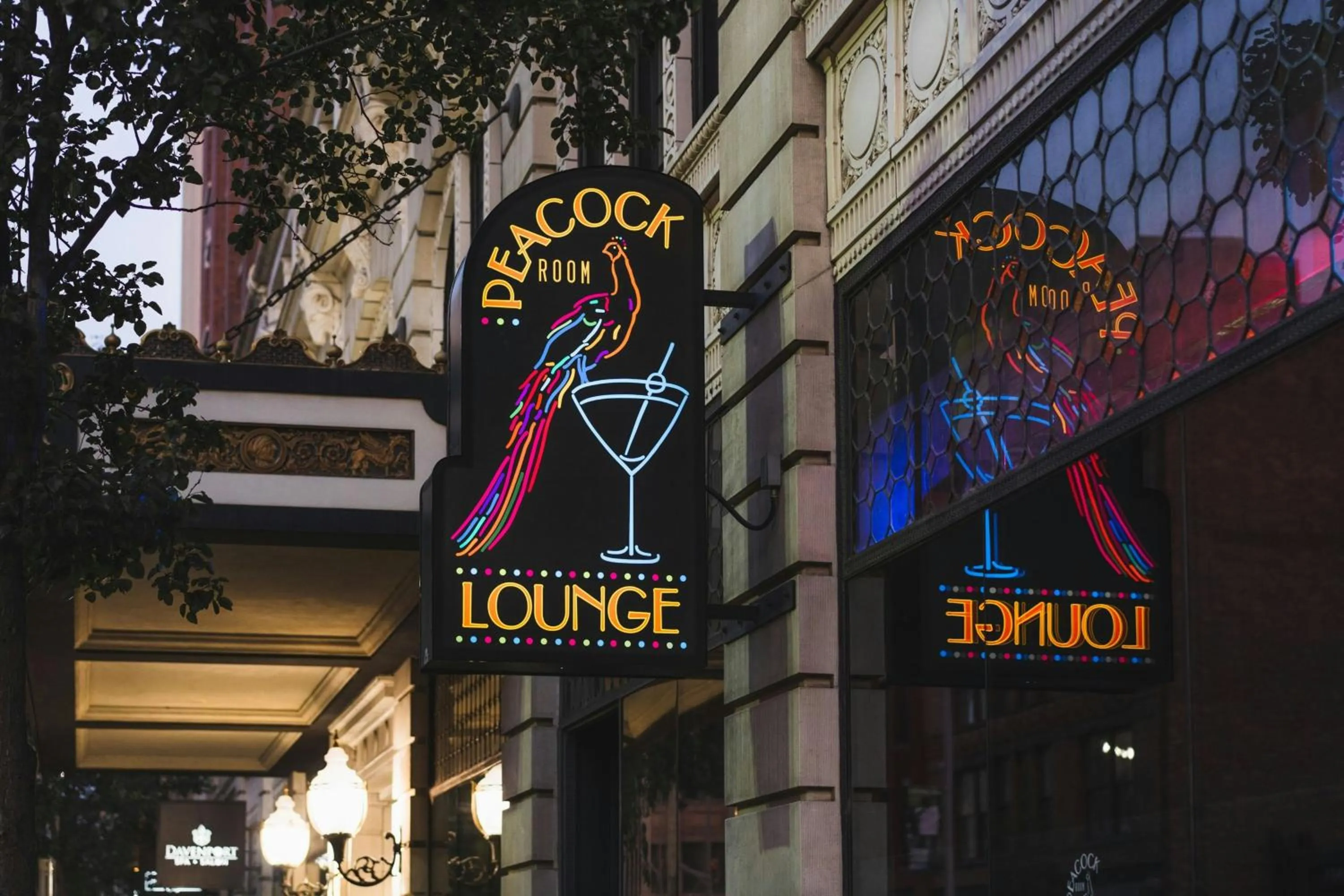 Lounge or bar in Davenport Hotel, Autograph Collection