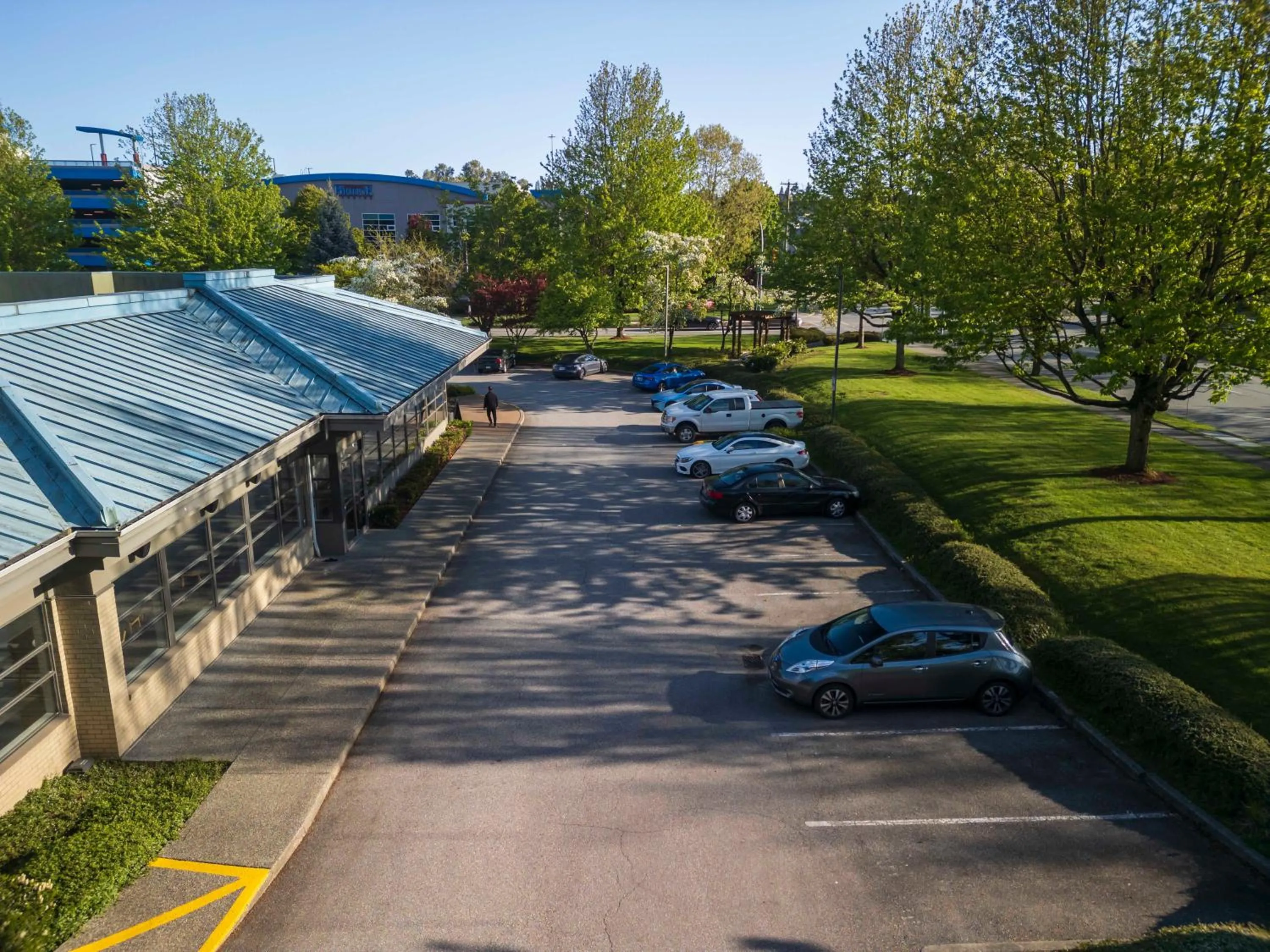 Parking in Accent Inns Burnaby