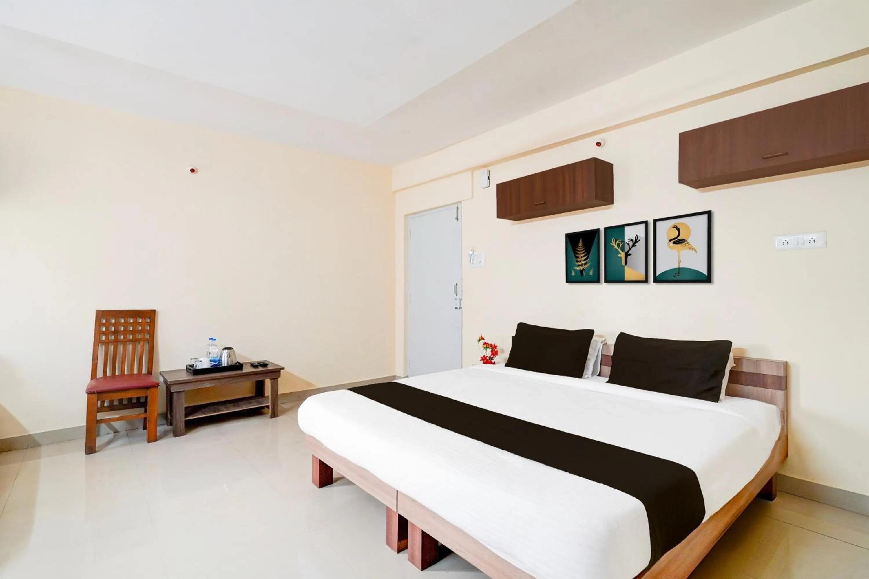 Bedroom, Bed in Super Hotel O Bellandur Bangalore