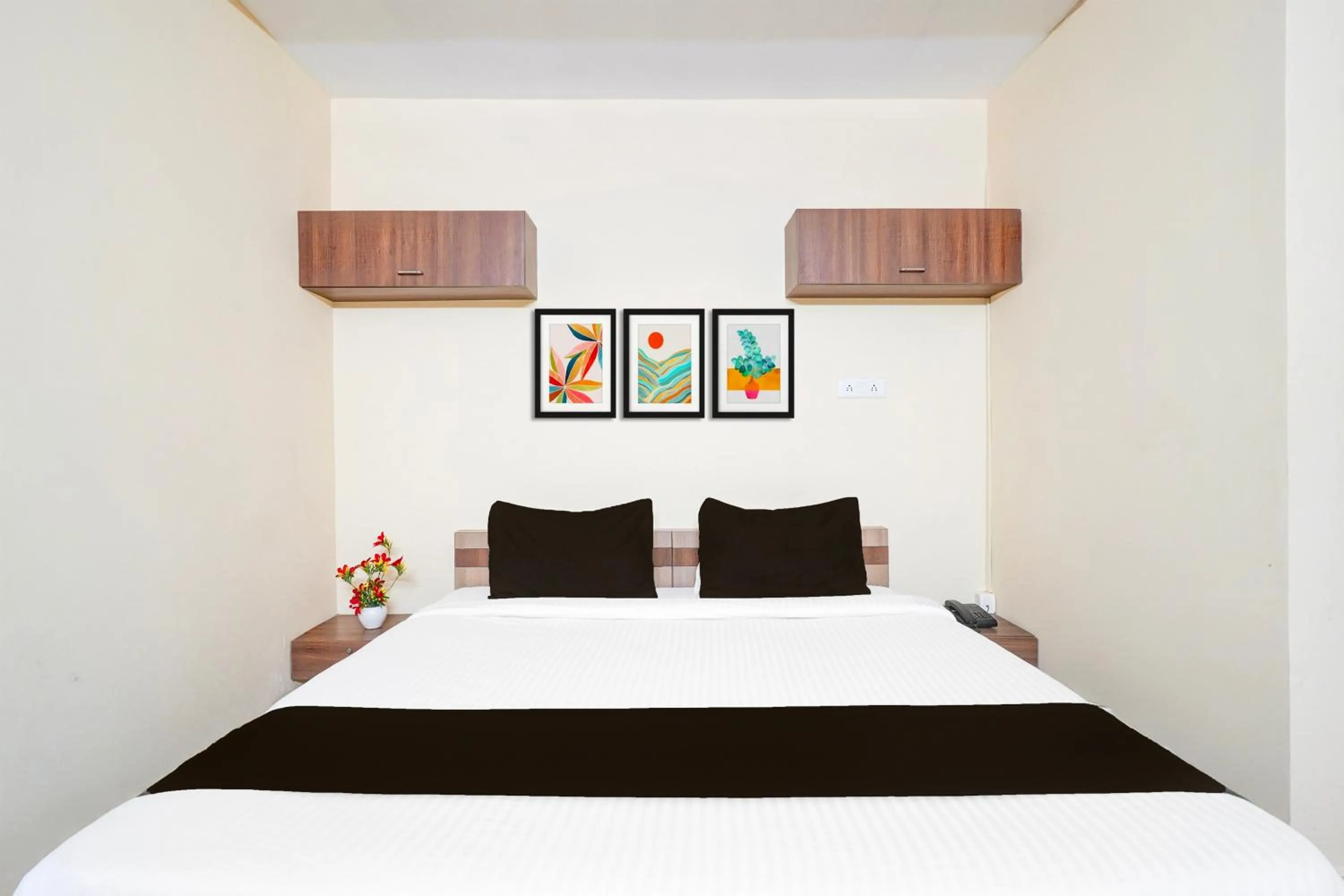 Bedroom, Bed in Super Hotel O Bellandur Bangalore