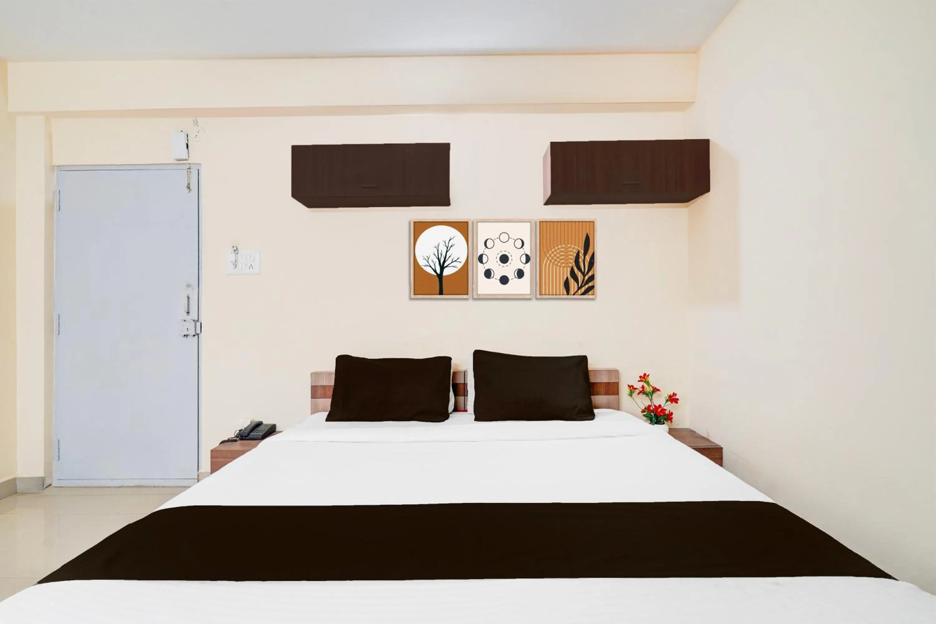 Bedroom, Bed in Super Hotel O Bellandur Bangalore