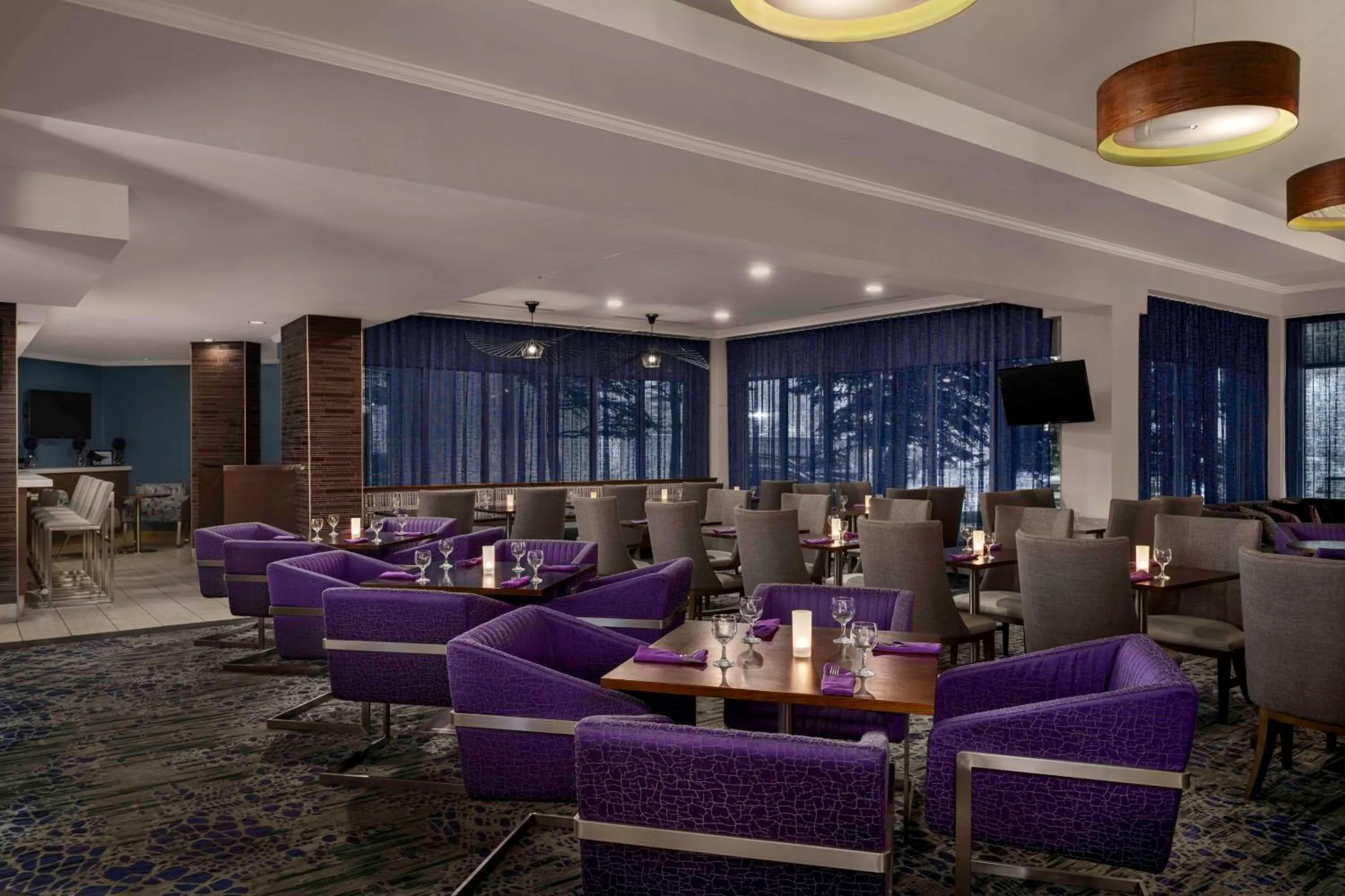 Restaurant/places to eat in Hilton Garden Inn Calgary Airport