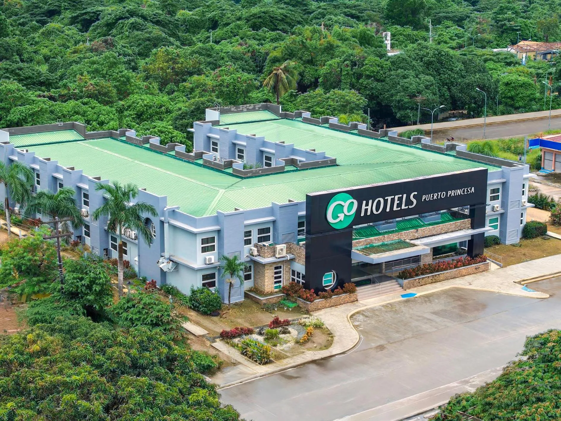 Property building in Go Hotels Puerto Princesa