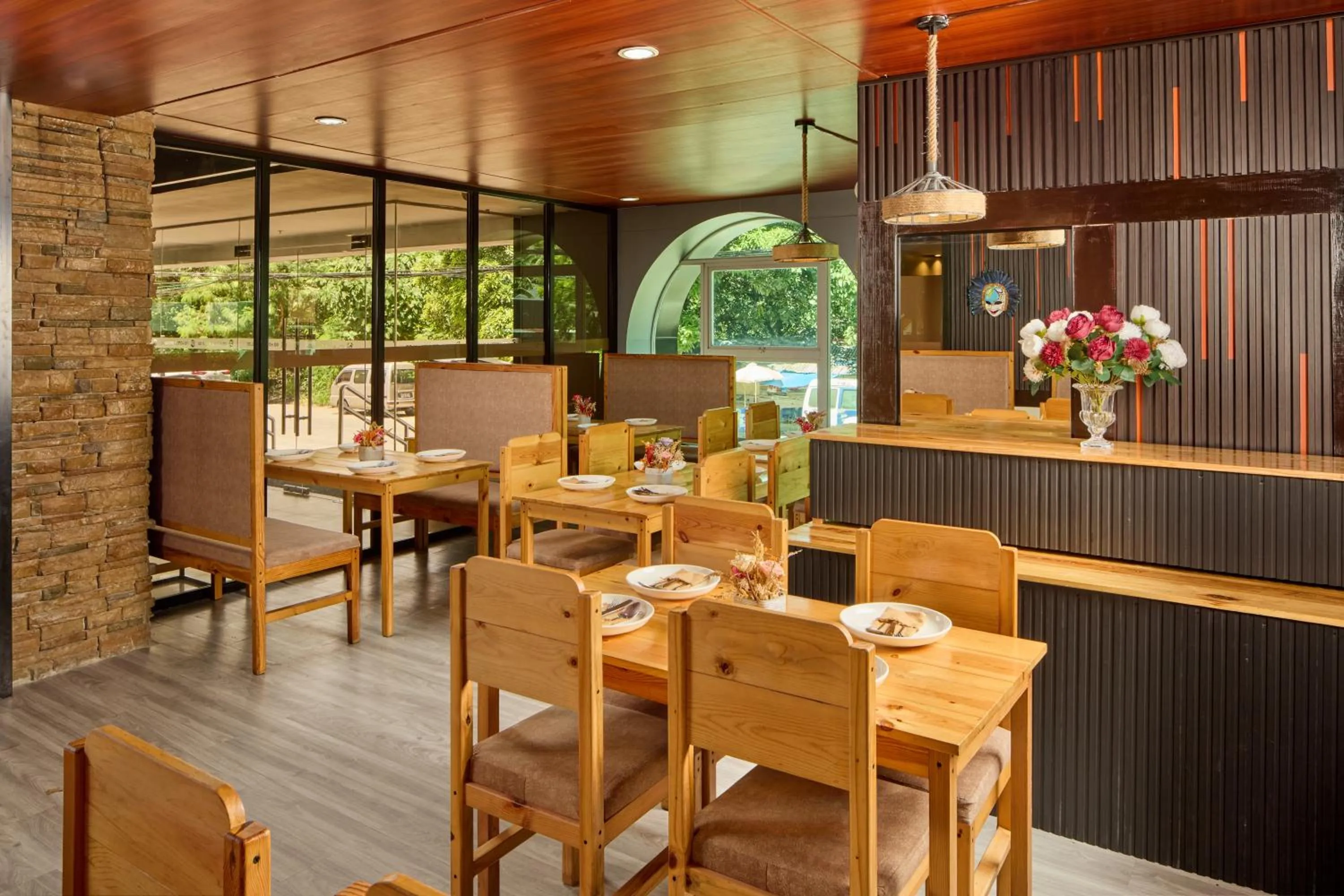 Restaurant/places to eat in Go Hotels Plus Bacolod - Newly Renovated