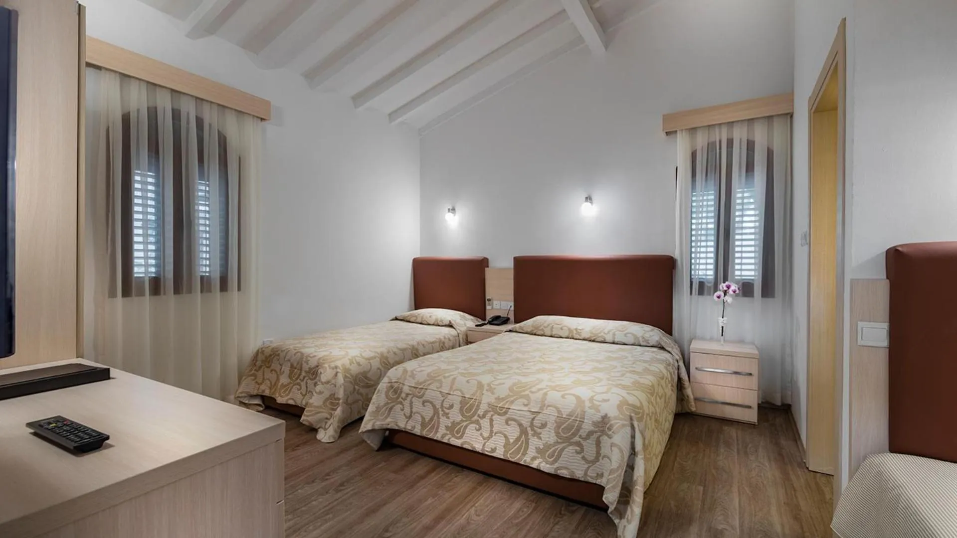 Photo of the whole room, Bed in Acapulco Resort Hotel