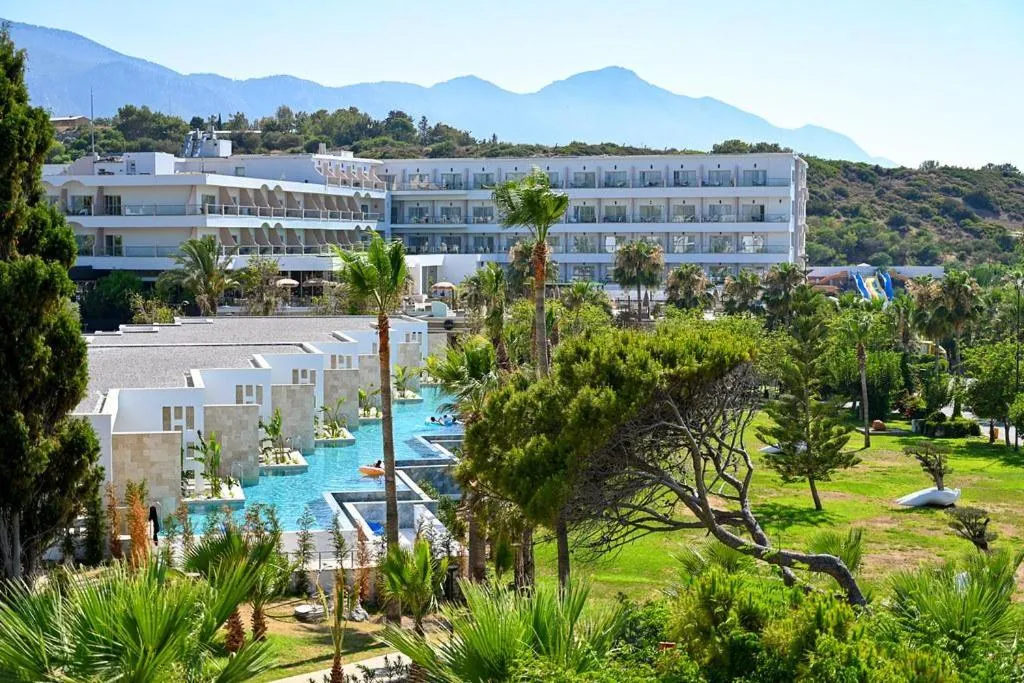 Property building in Acapulco Resort Hotel