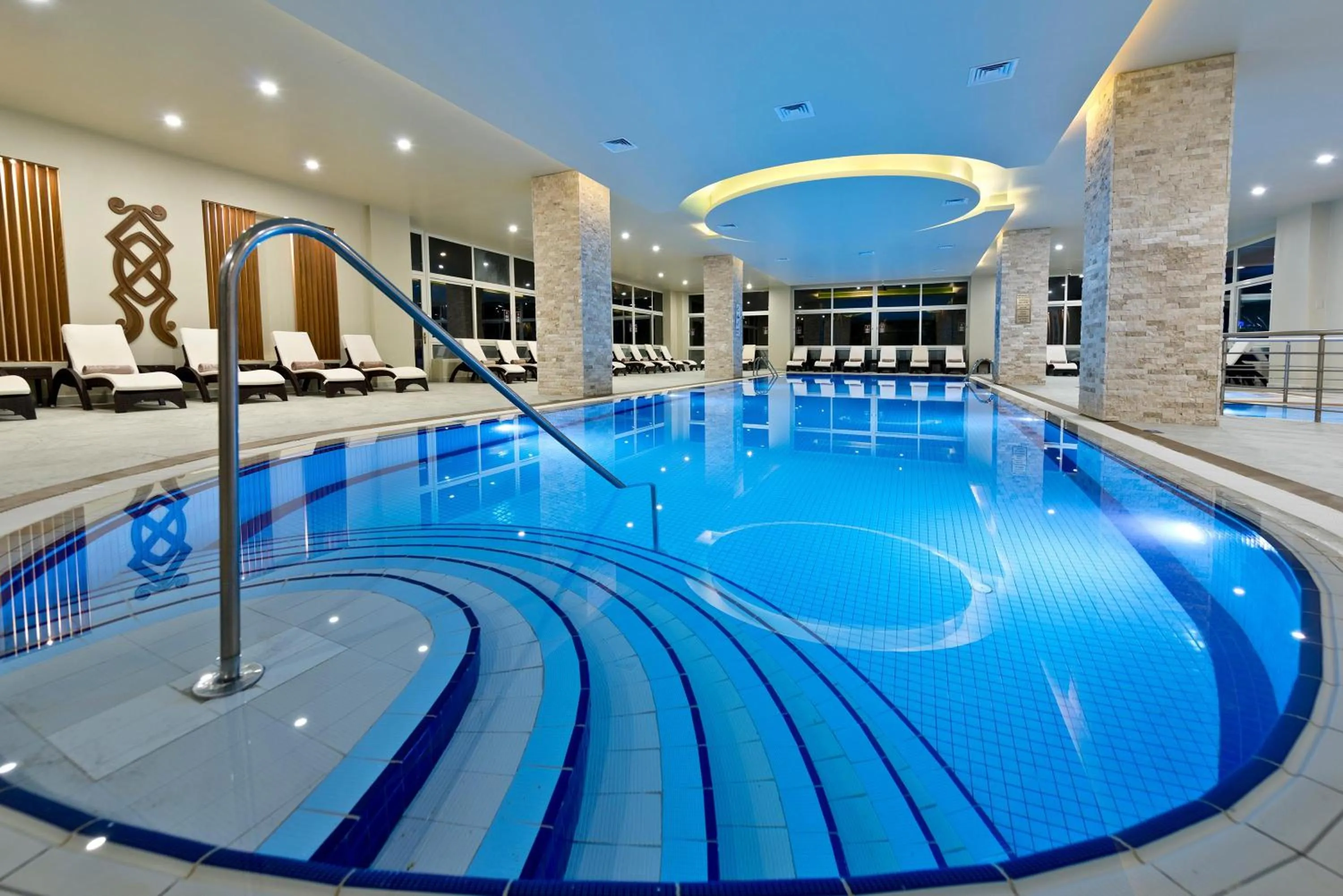 Swimming pool in Acapulco Resort Hotel