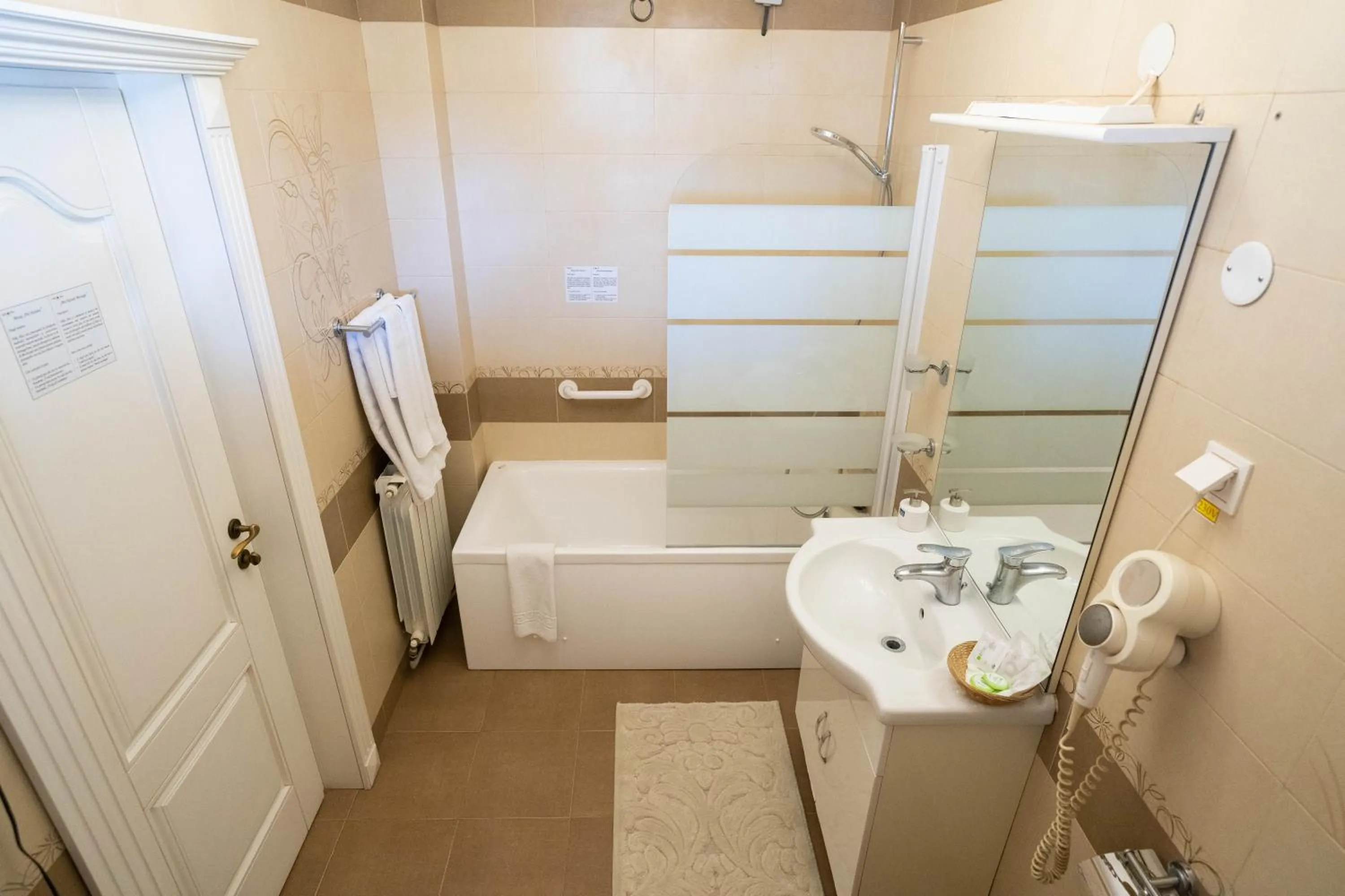 Shower in Villa Alice