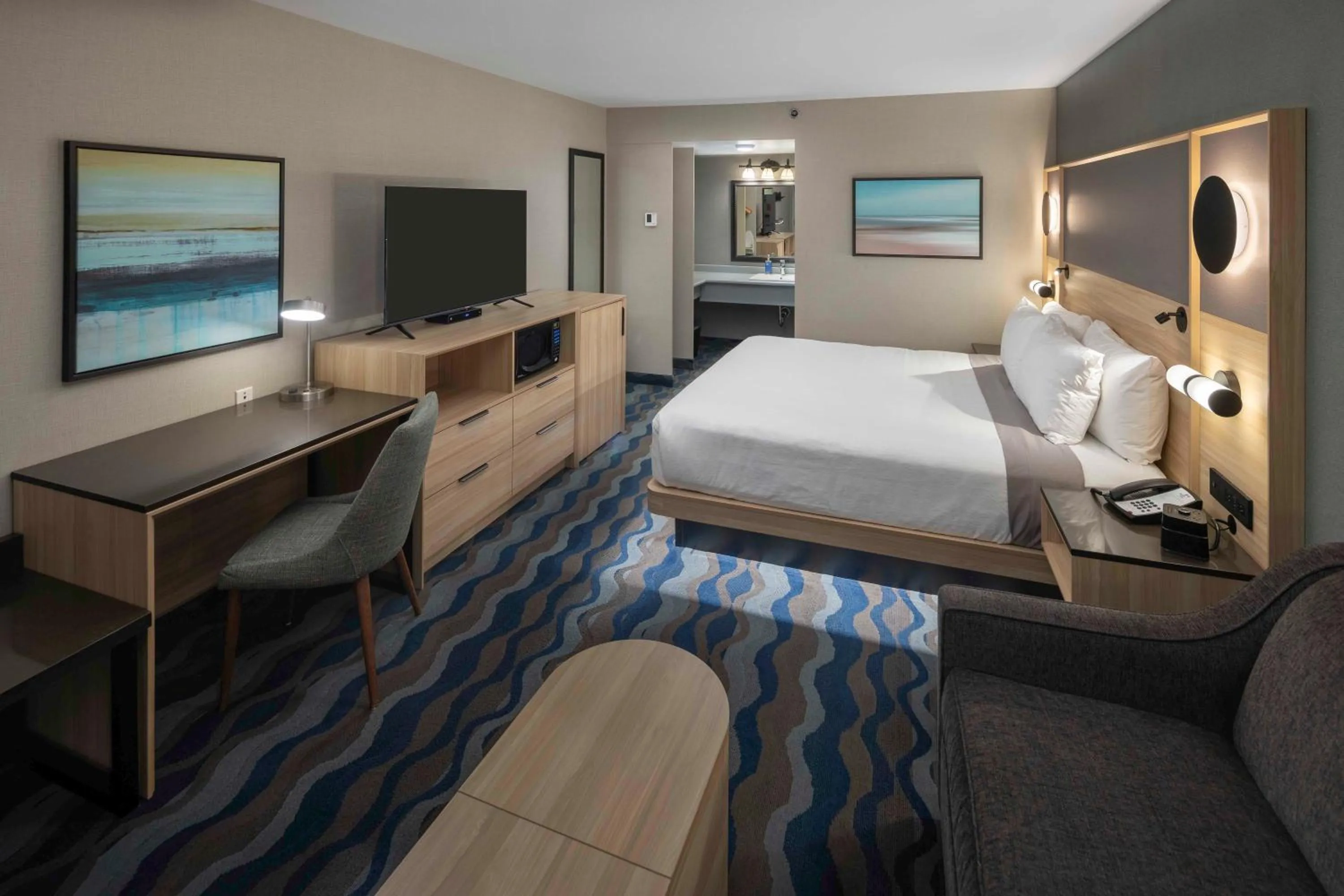 Bed in Accent Inns Kelowna