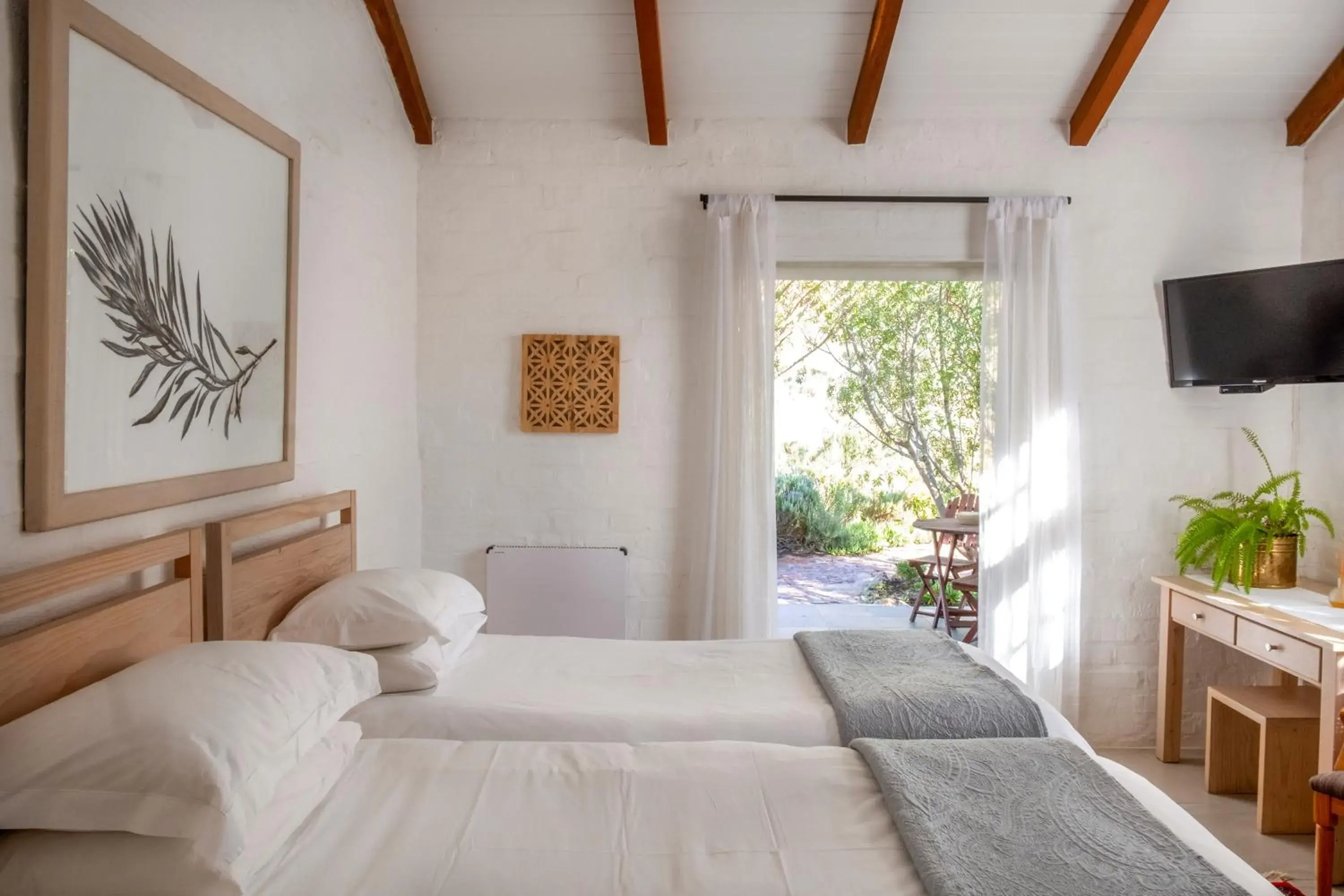 Twin Room with Kitchenette - single occupancy in Kogman & Keisie Guest Farm Twin Room with Kitchenette - single occupancy in Kogman & Keisie Guest Farm