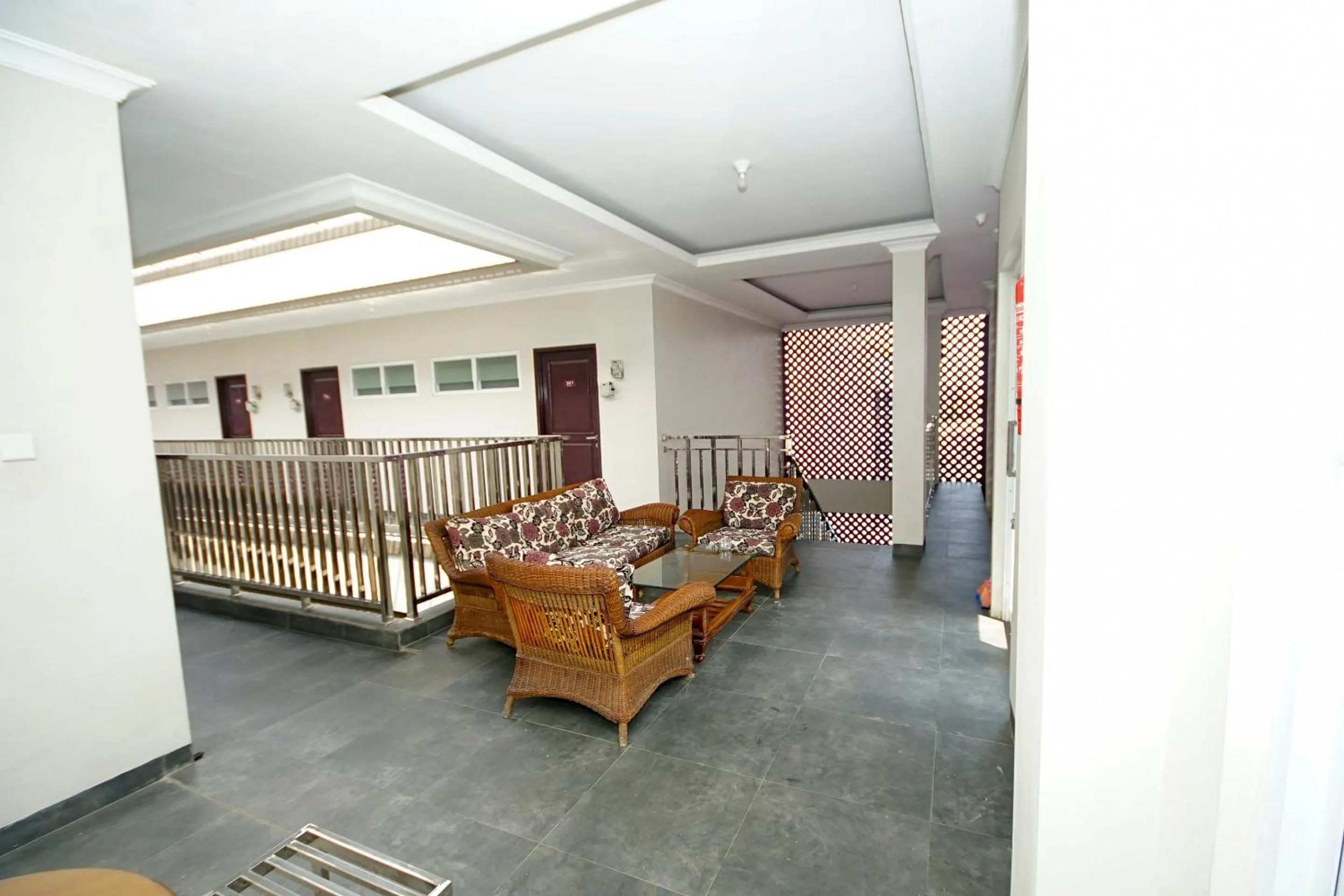 Lobby or reception in Super OYO 270 Madinah Residence Syariah