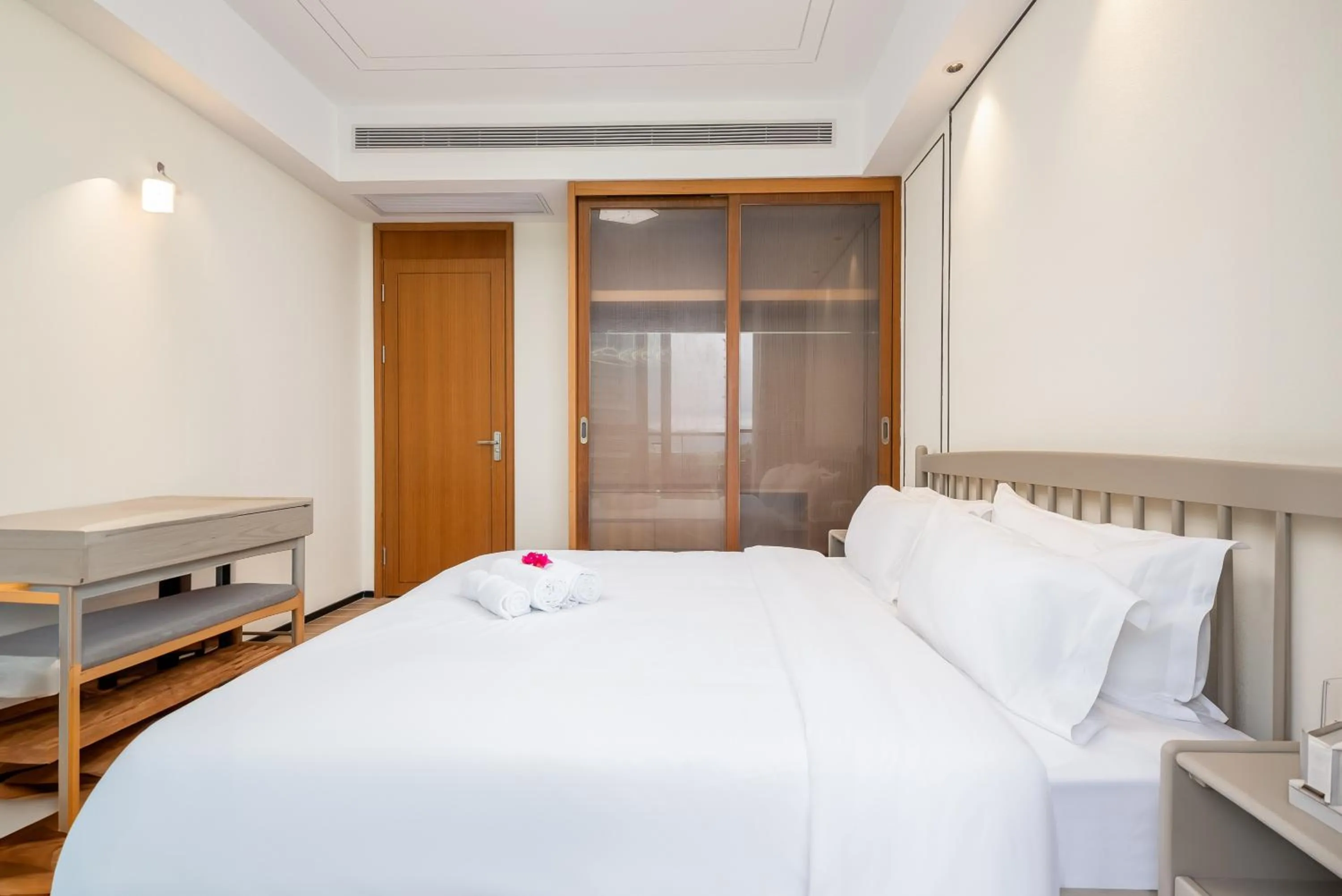 Bedroom, Bed in Elnob Seaview Aparthotel Hai Tang Bay Sanya