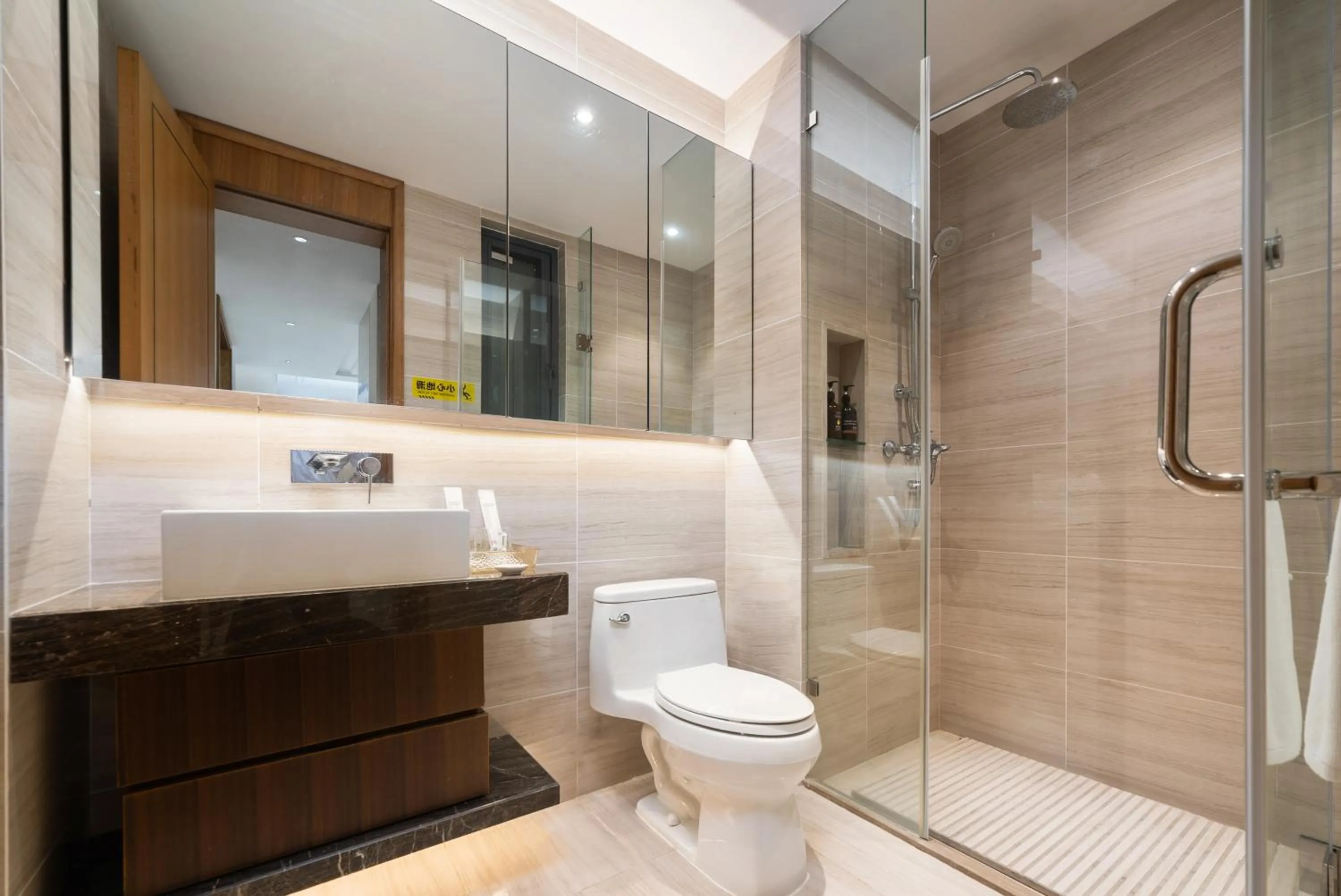 Shower in Elnob Seaview Aparthotel Hai Tang Bay Sanya