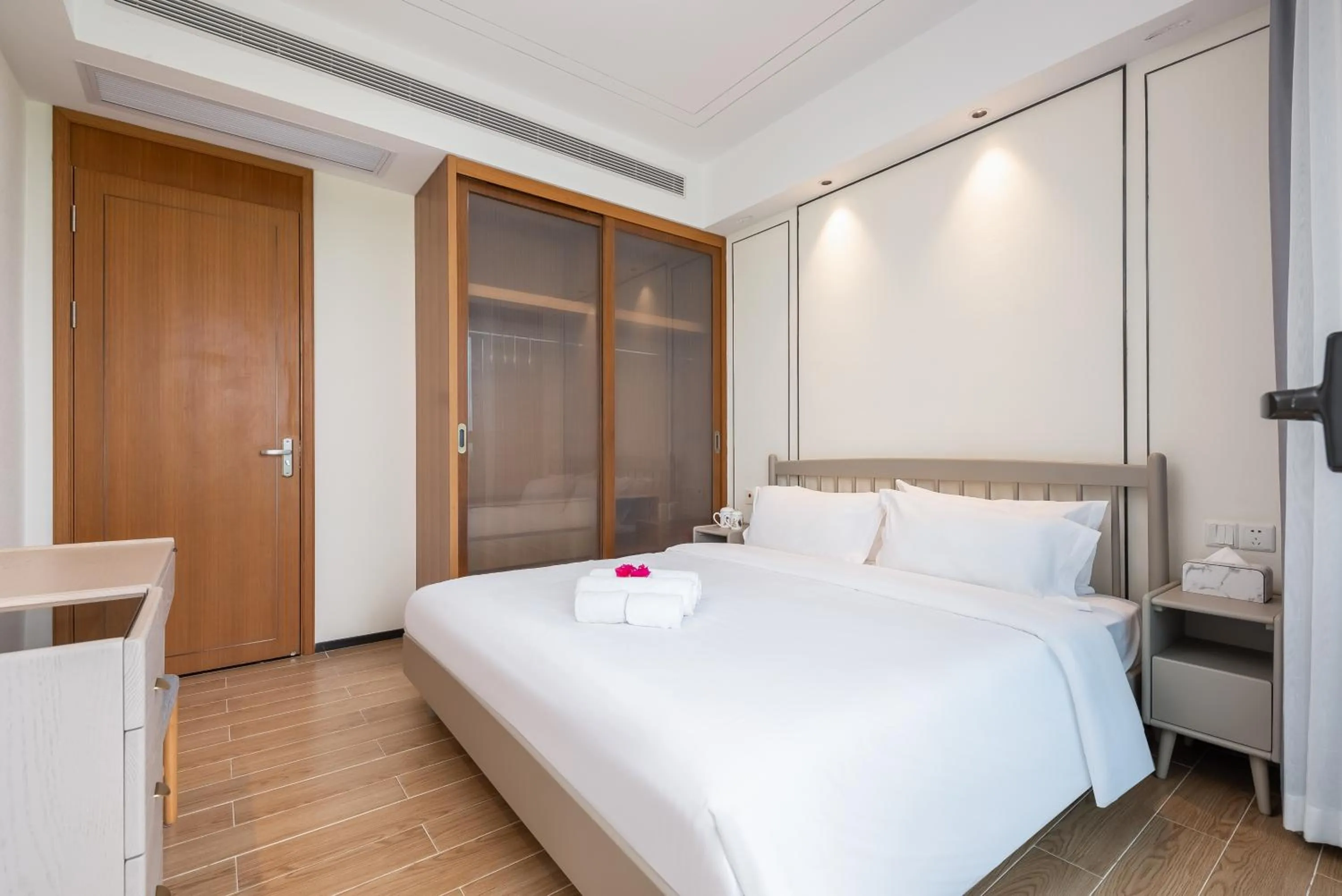 Bedroom, Bed in Elnob Seaview Aparthotel Hai Tang Bay Sanya