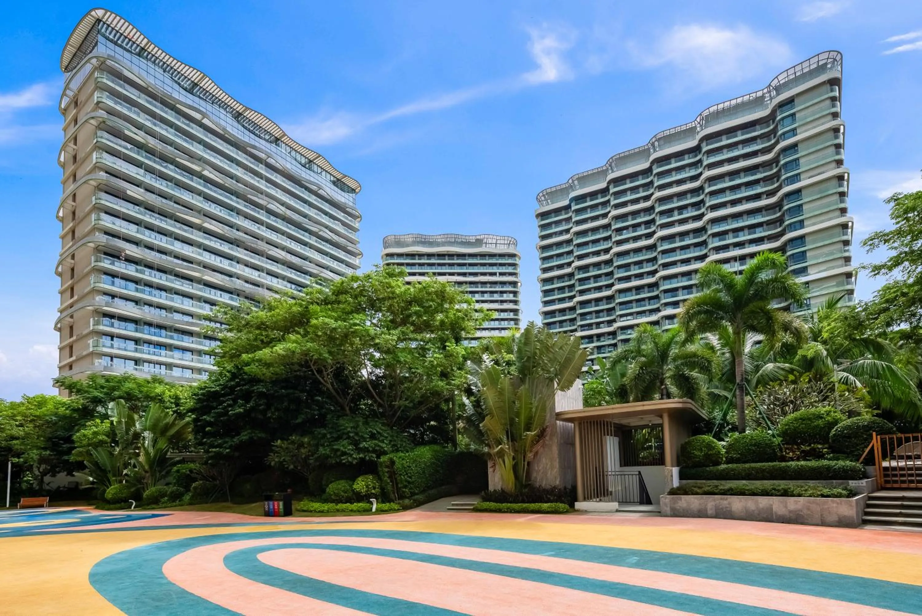 Property building in Elnob Seaview Aparthotel Hai Tang Bay Sanya