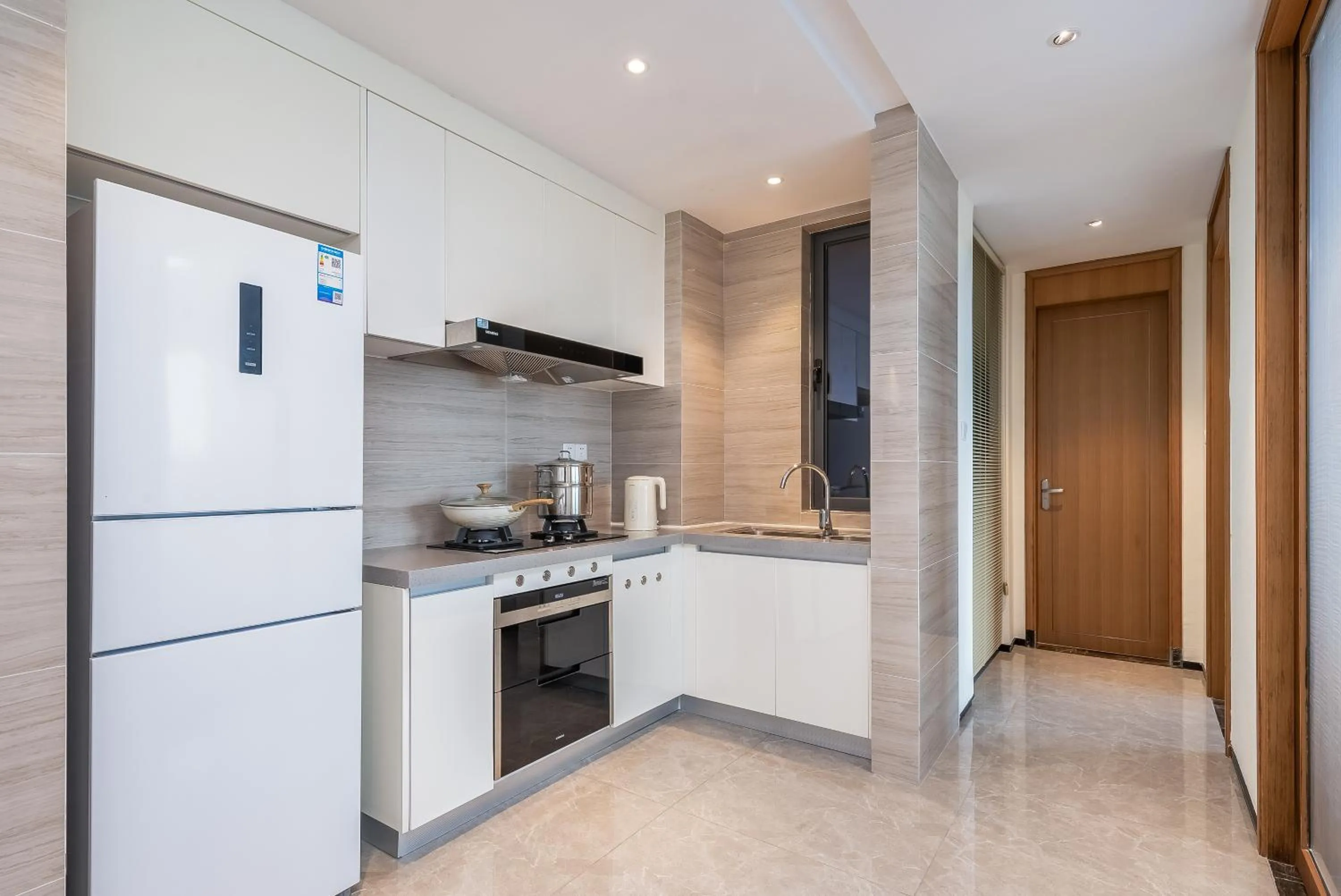 Kitchen or kitchenette in Elnob Seaview Aparthotel Hai Tang Bay Sanya