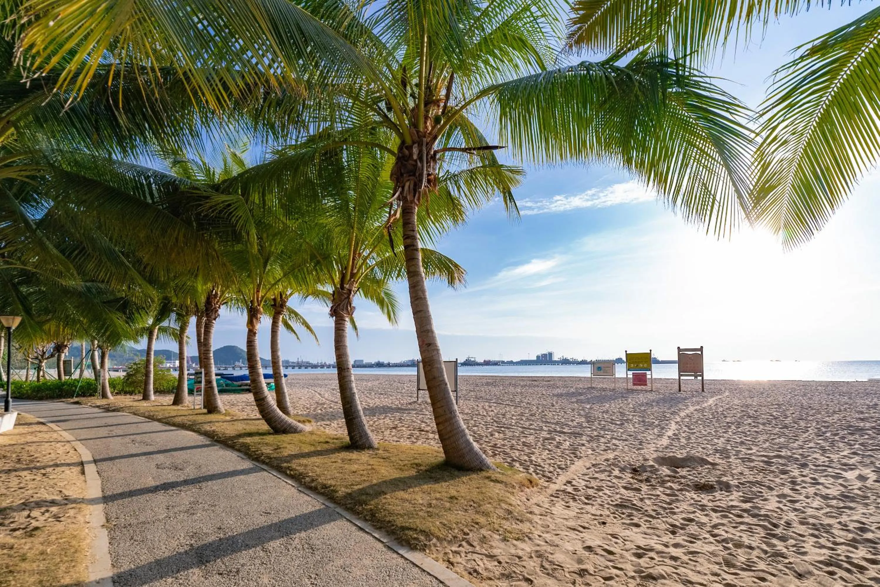 Beach in Elnob Seaview Aparthotel Hai Tang Bay Sanya