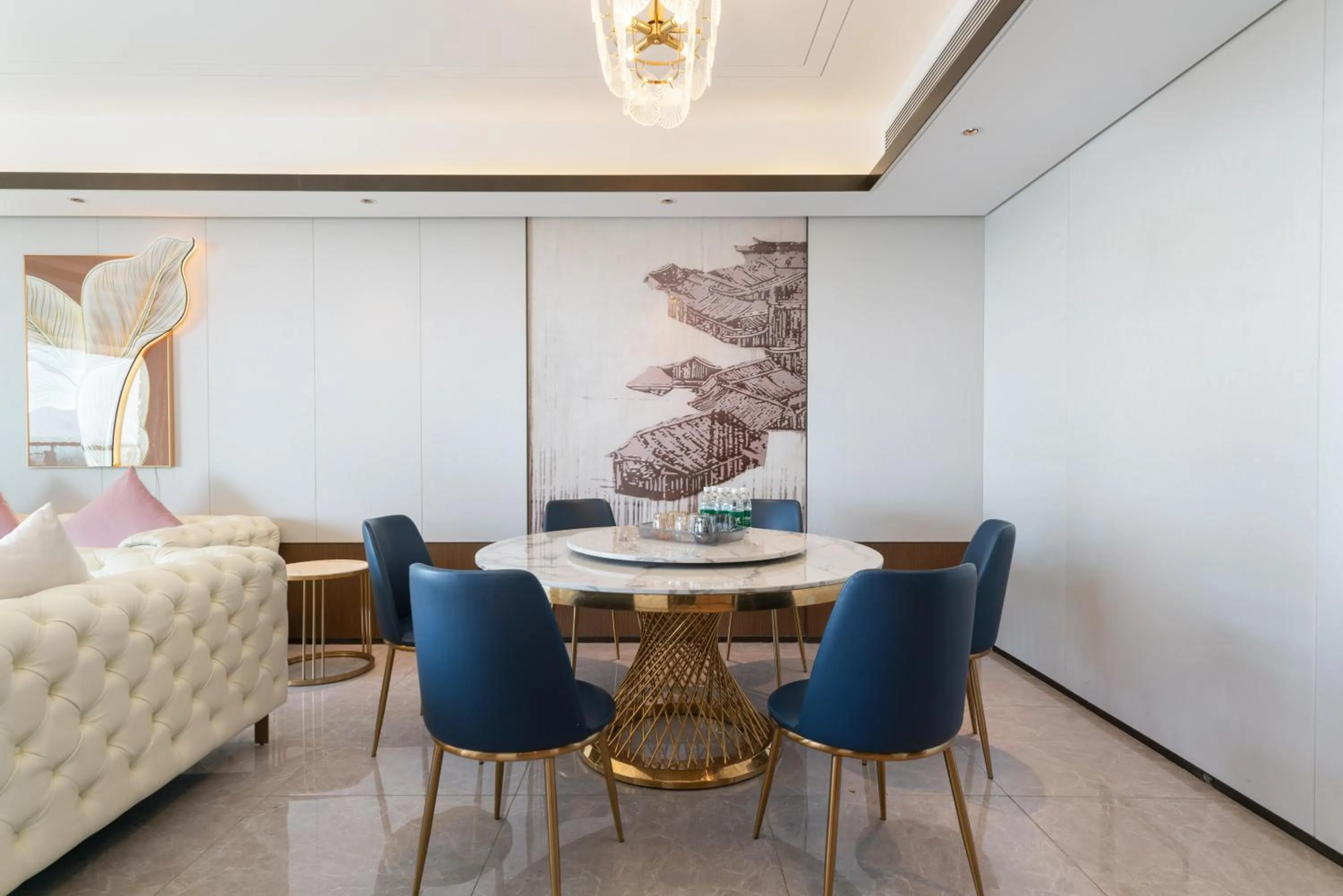 Dining area in Elnob Seaview Aparthotel Hai Tang Bay Sanya