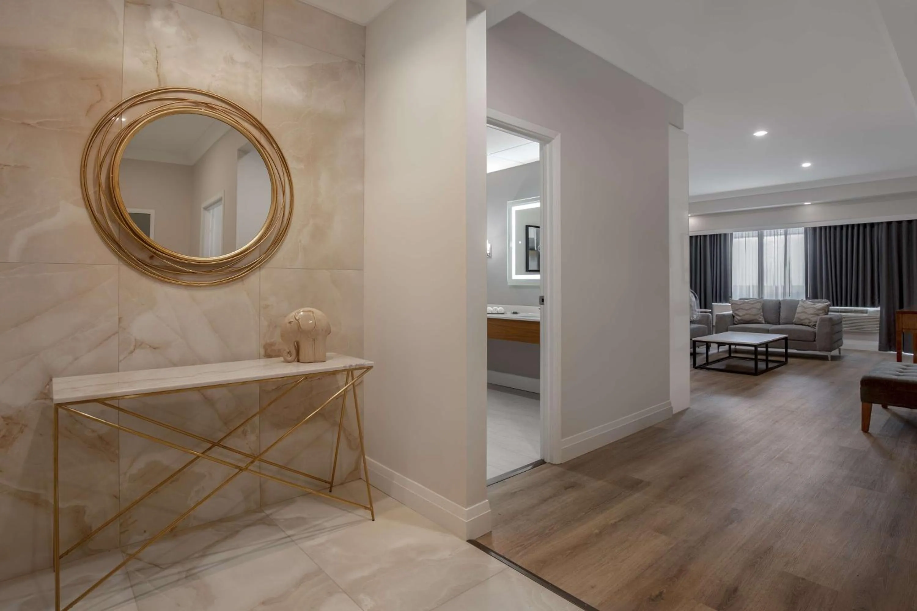 Photo of the whole room, Bed in Doubletree by Hilton London