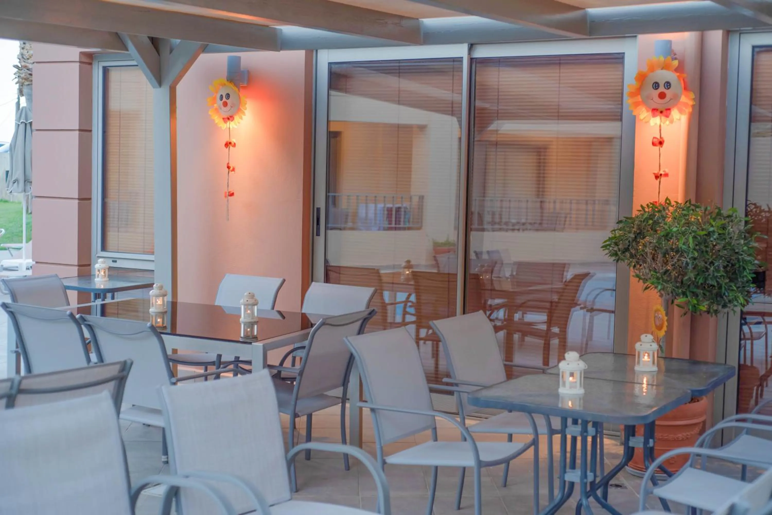 Restaurant/places to eat in Anatoli Apartments