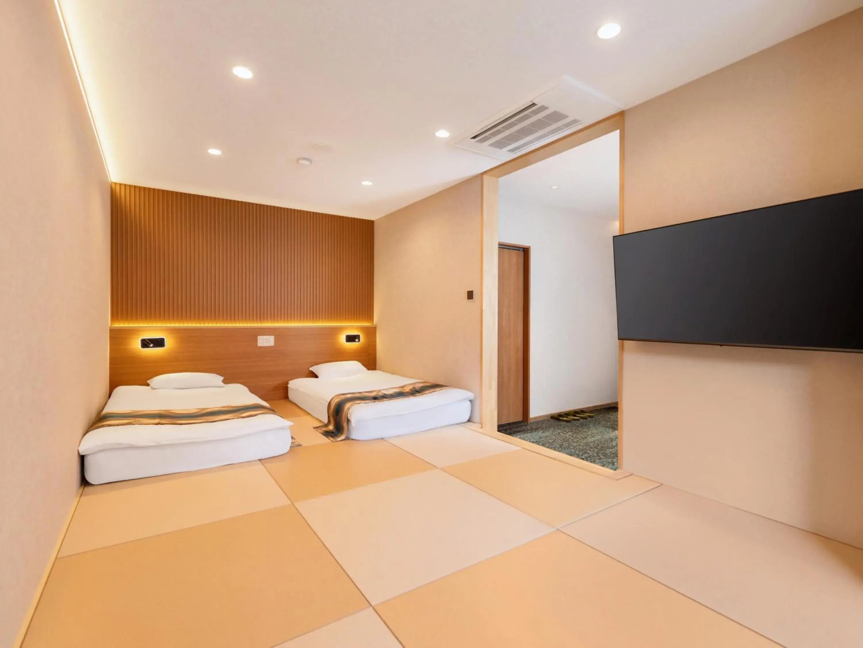 Deluxe Twin Room - single occupancy in Hakuba Sun Valley Hotel Deluxe Twin Room - single occupancy in Hakuba Sun Valley Hotel