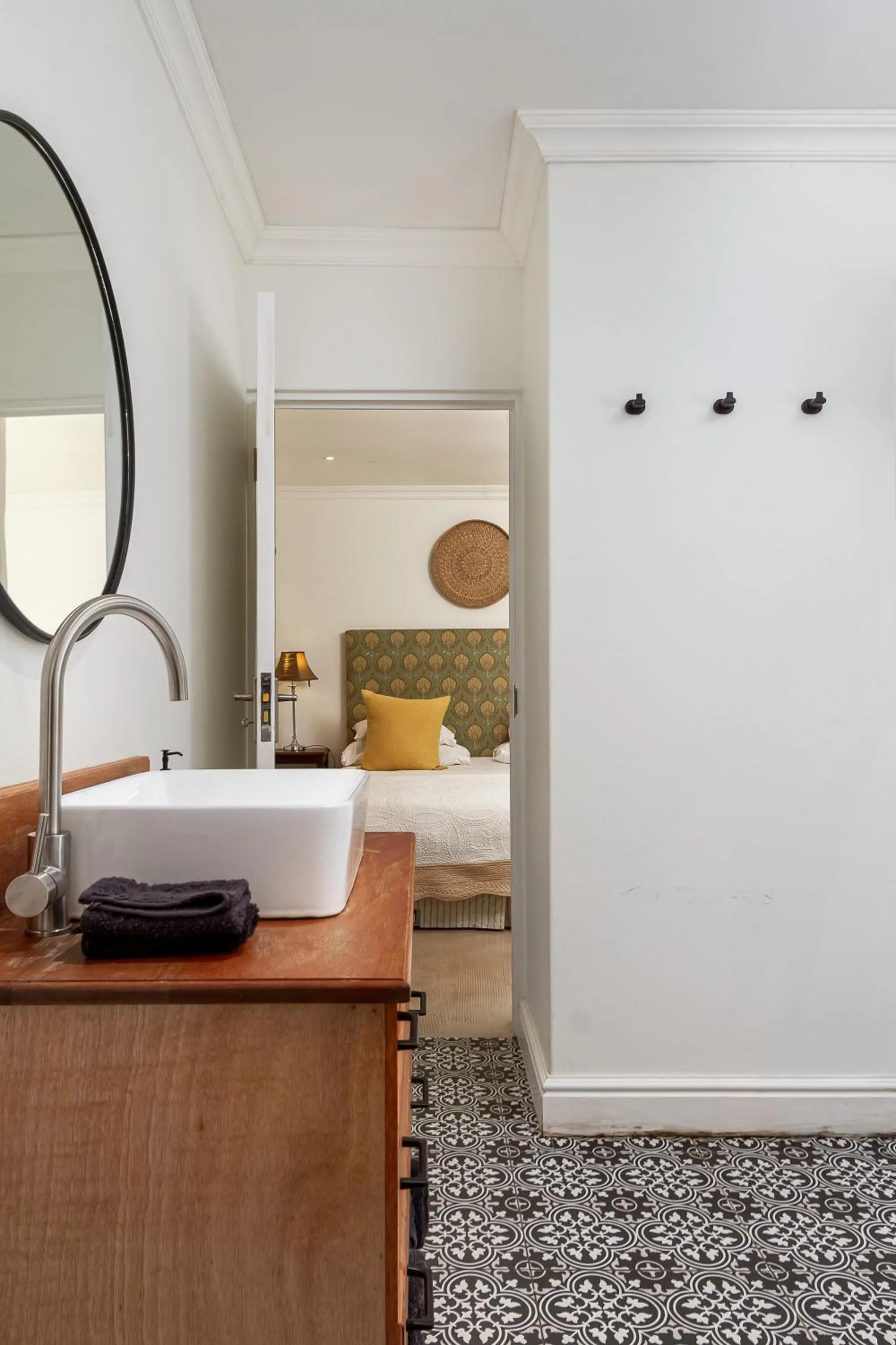 Bed in Noordhoek Village Hotel