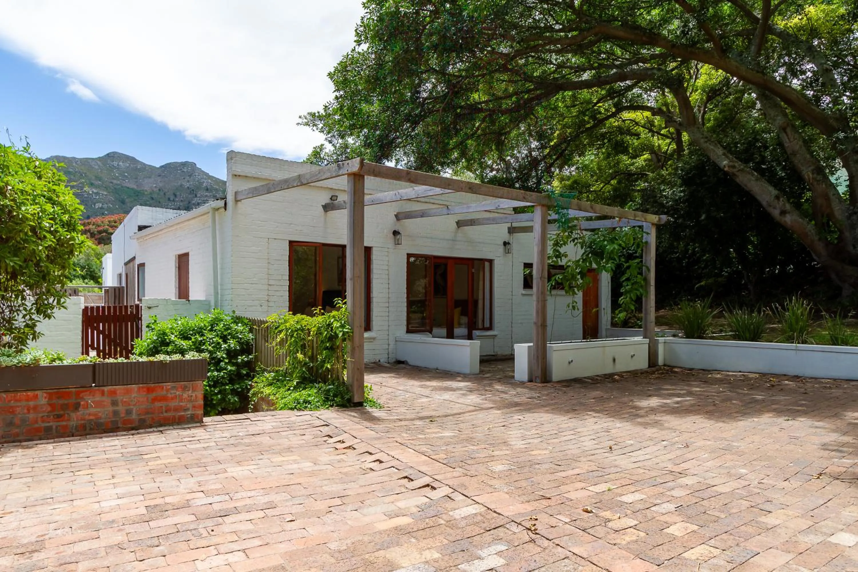 Noordhoek Village Hotel