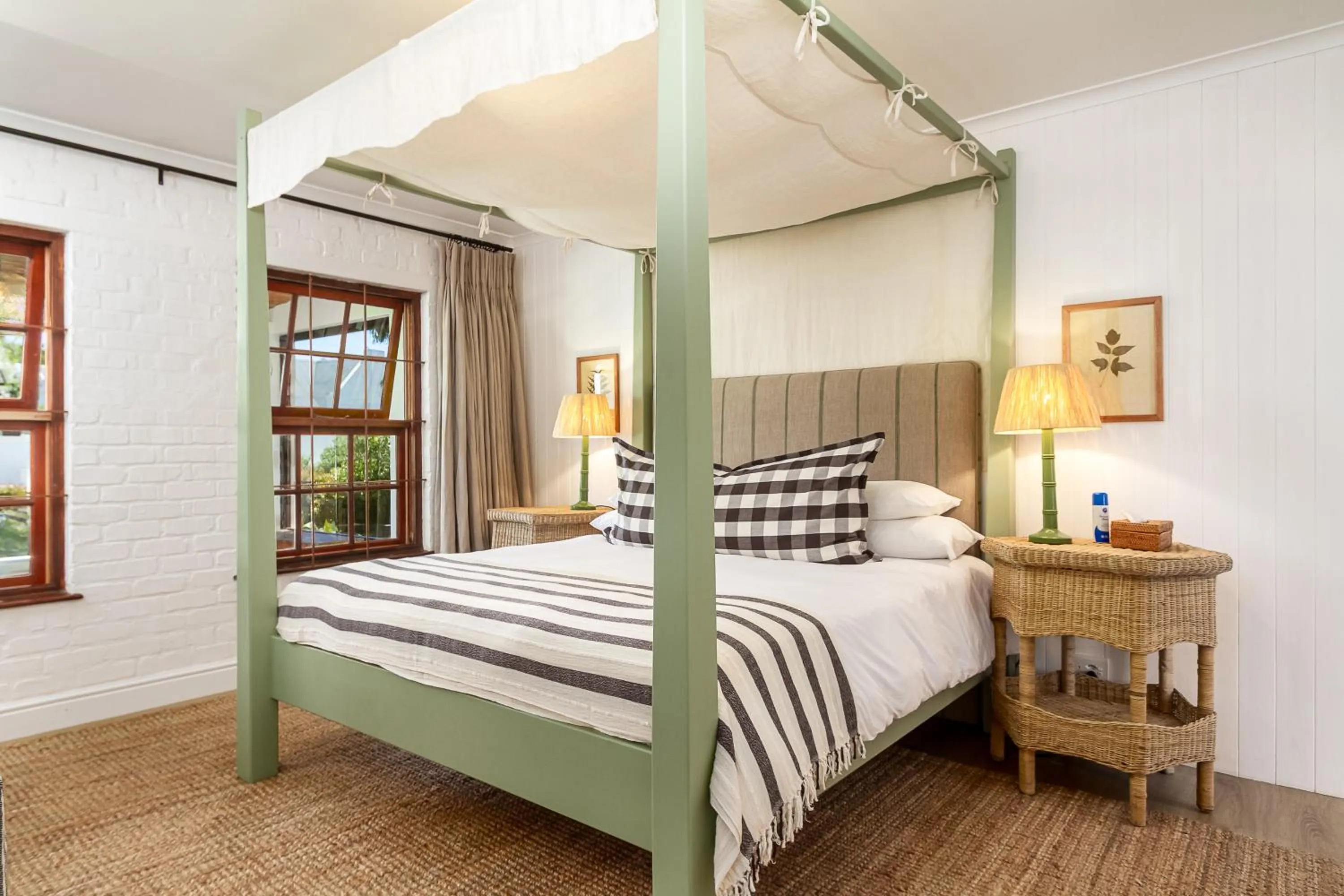 Bedroom, Bed in Noordhoek Village Hotel