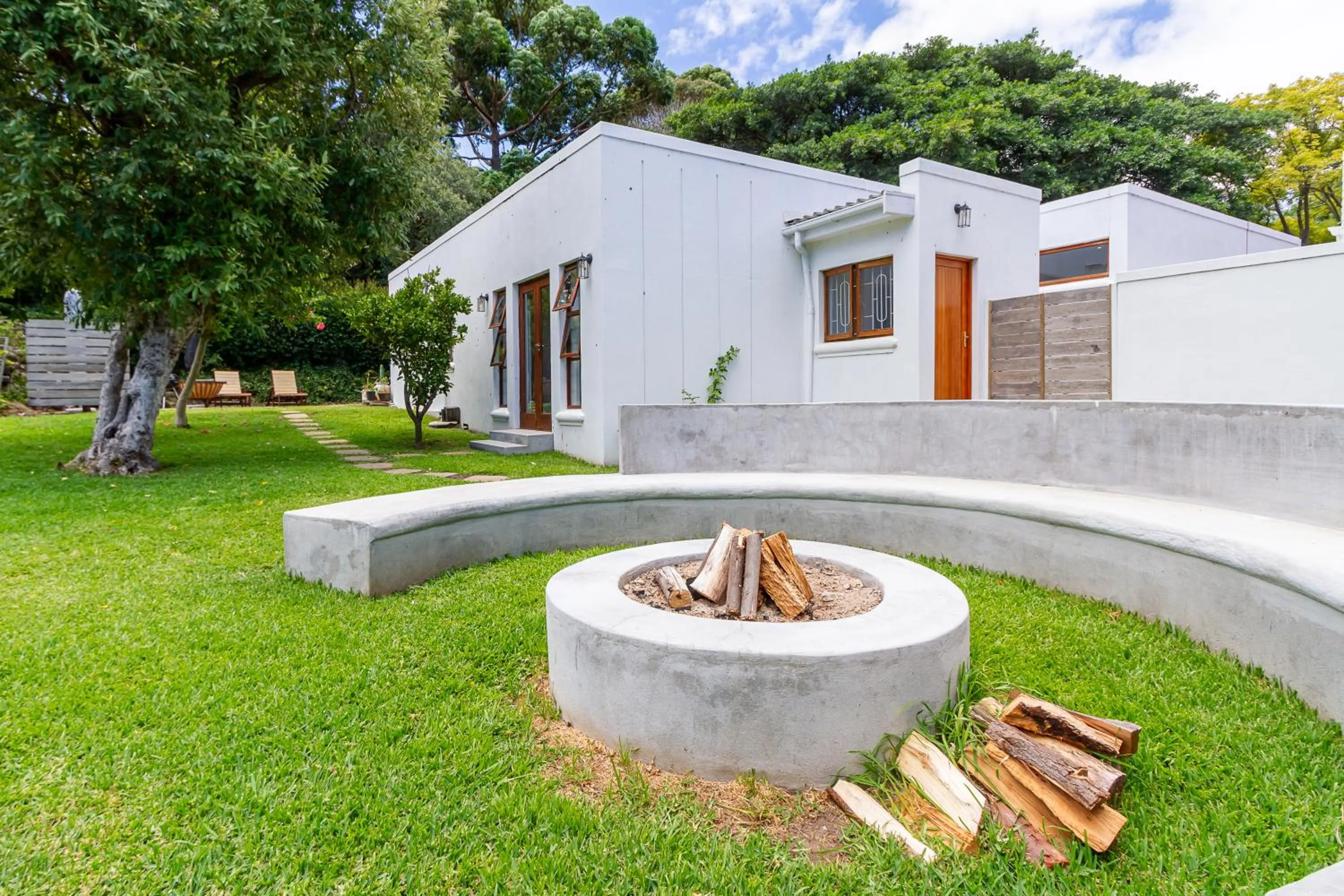 Noordhoek Village Hotel