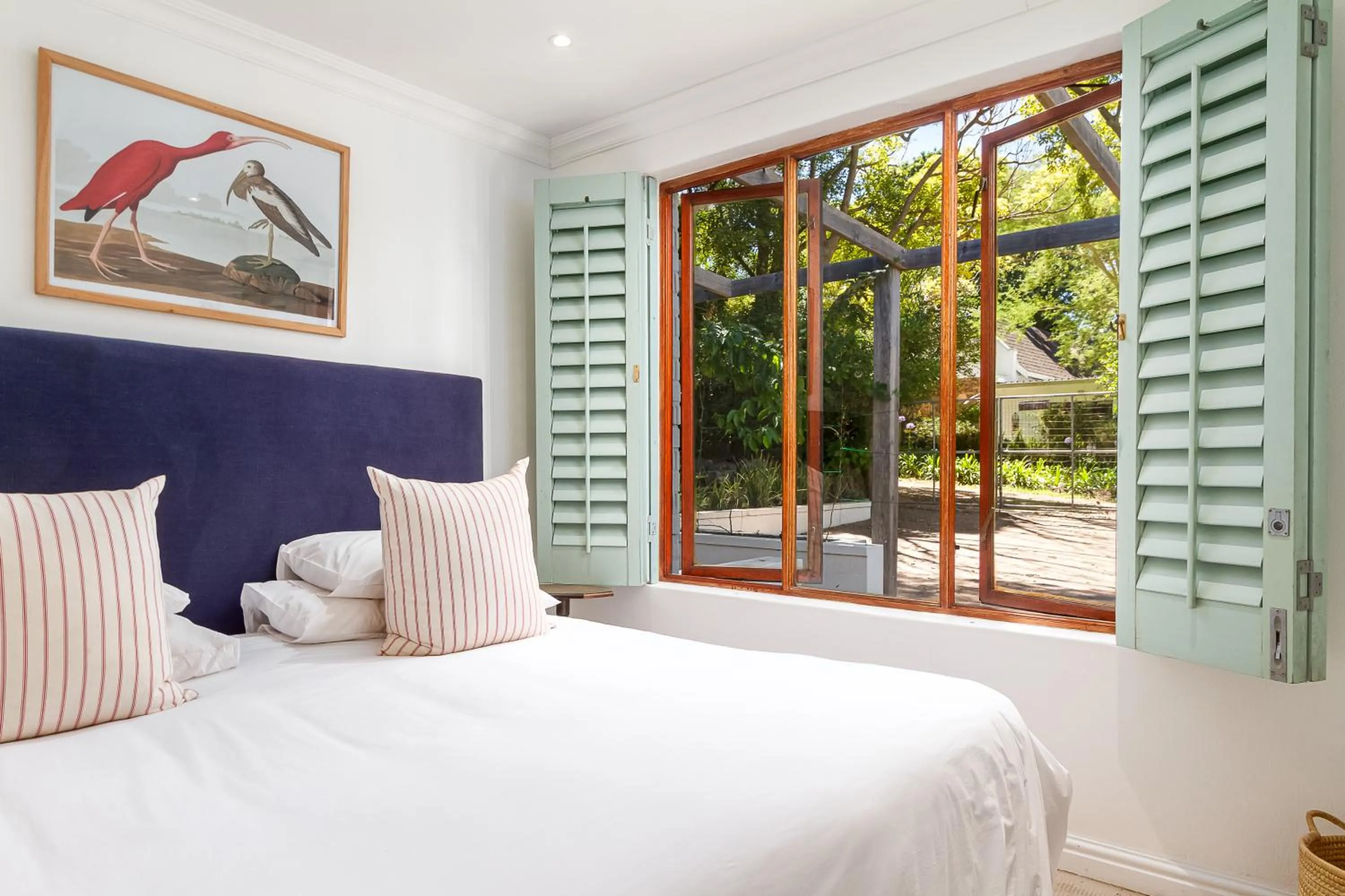 Bed in Noordhoek Village Hotel