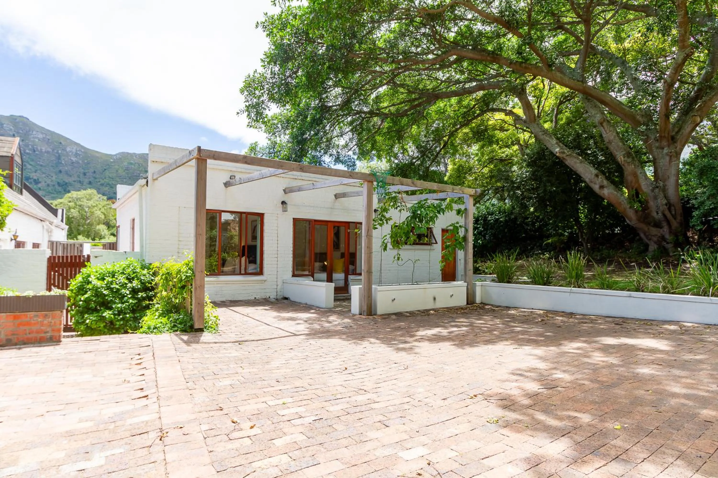 Noordhoek Village Hotel