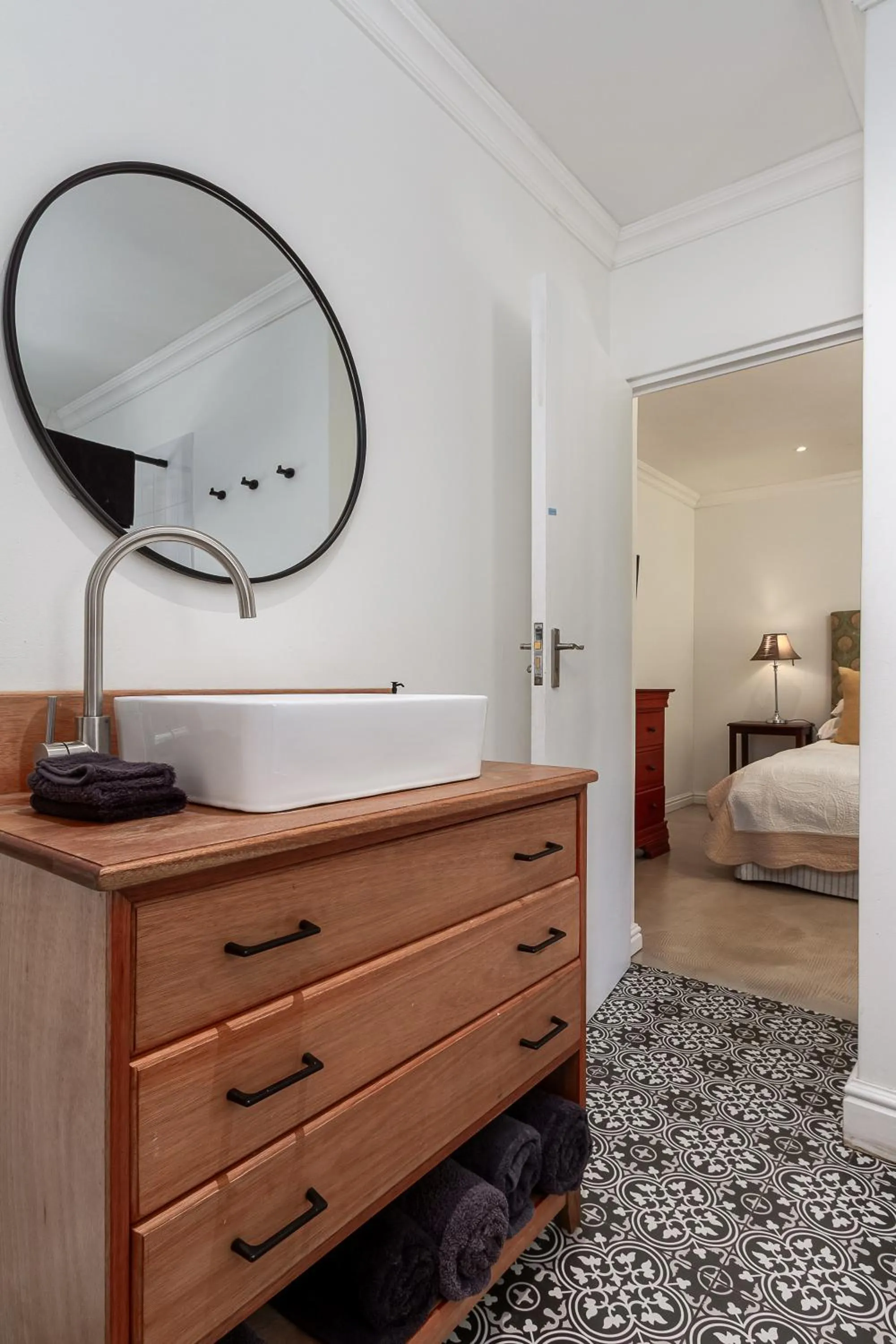 Bed in Noordhoek Village Hotel